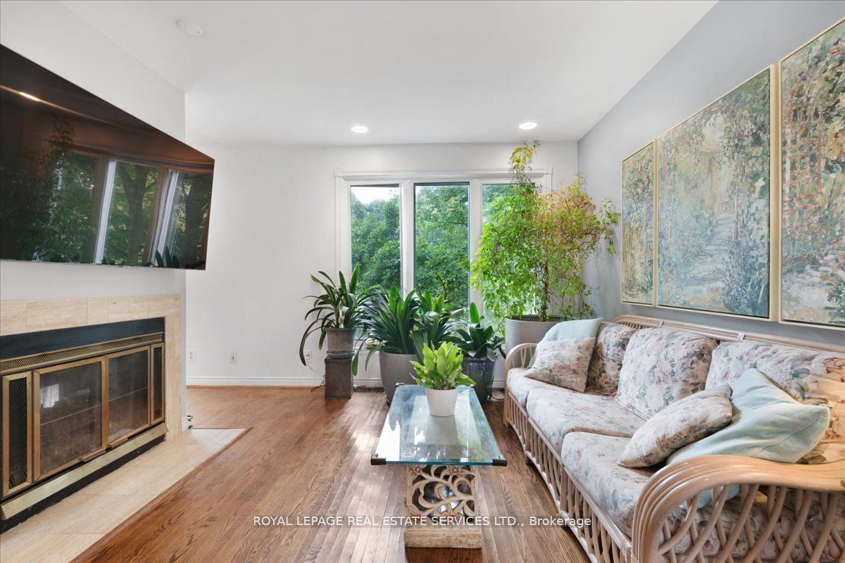 276 Lake Promenade