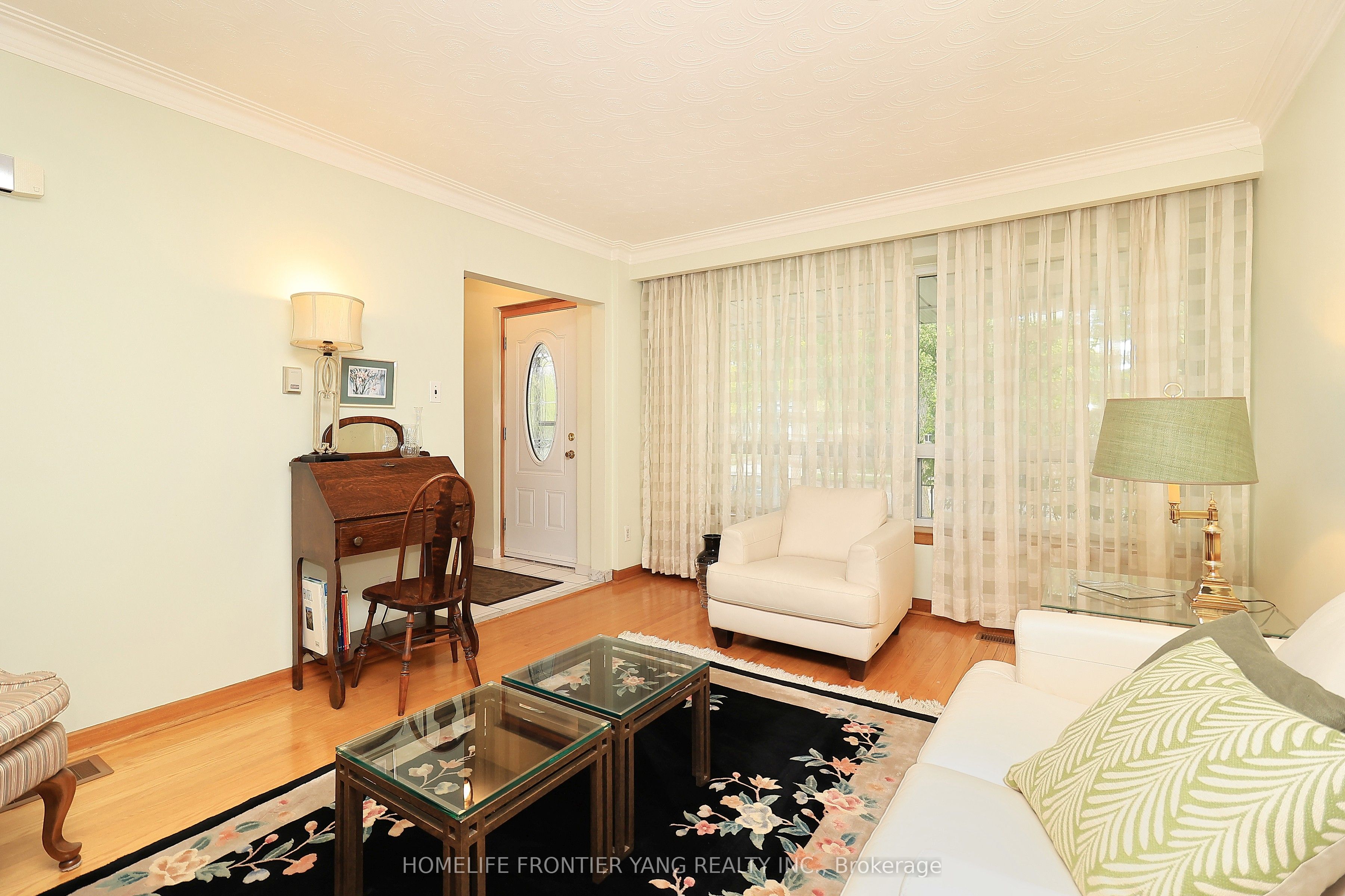 49 Graystone Gardens