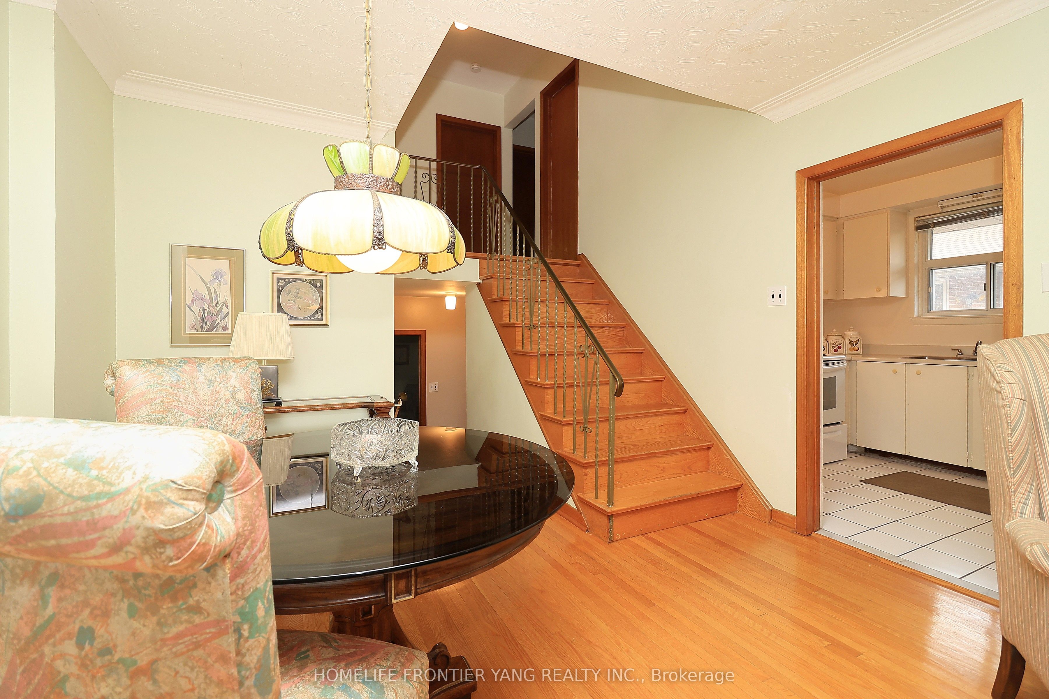 49 Graystone Gardens