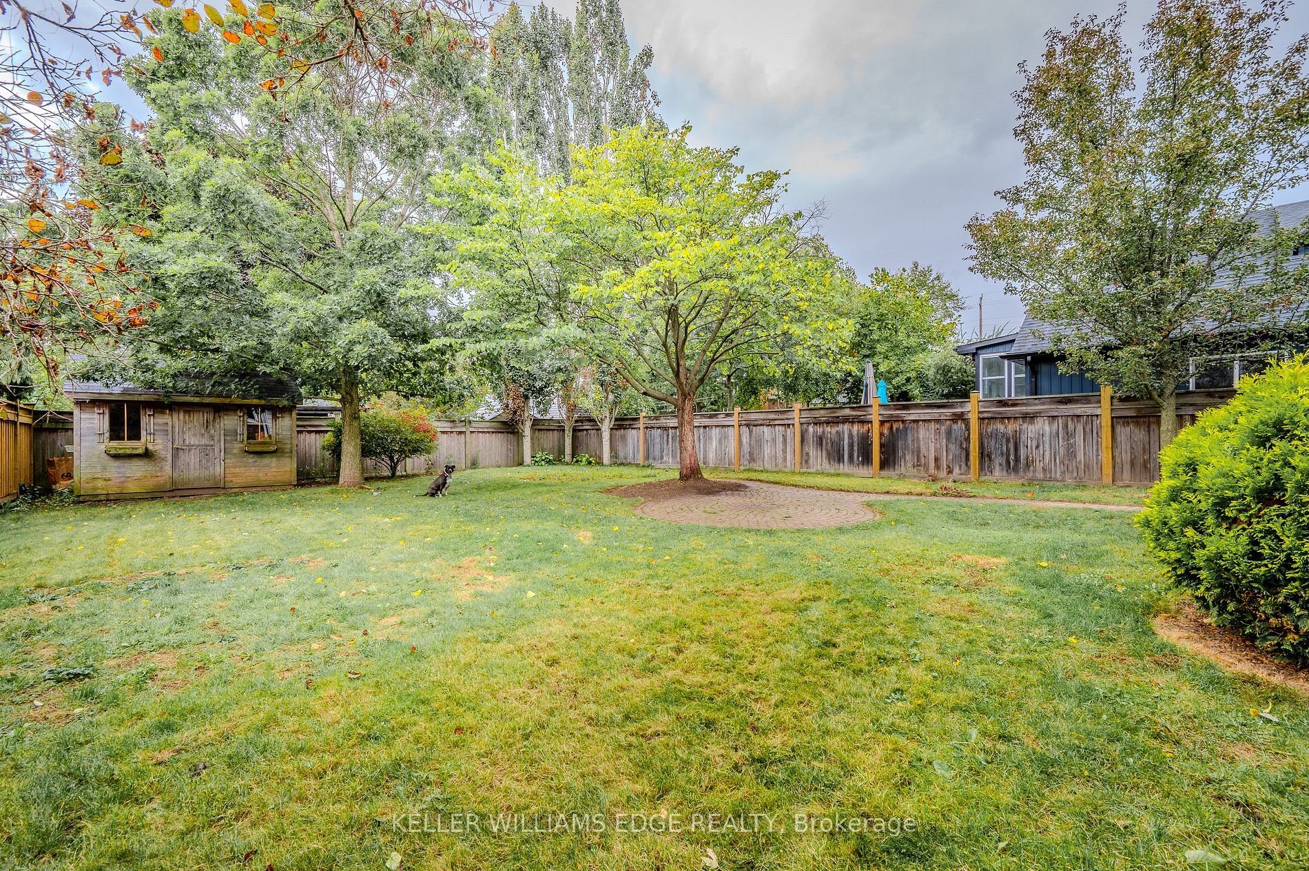 978 North Shore Boulevard W