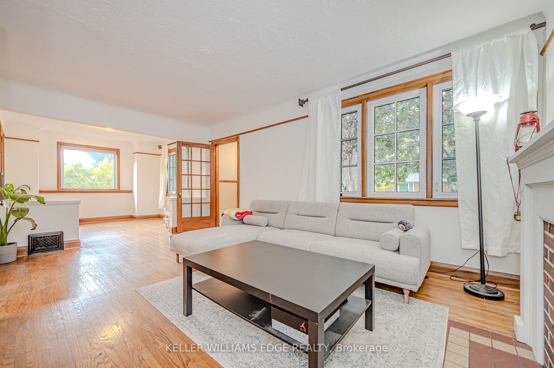 978 North Shore Boulevard W