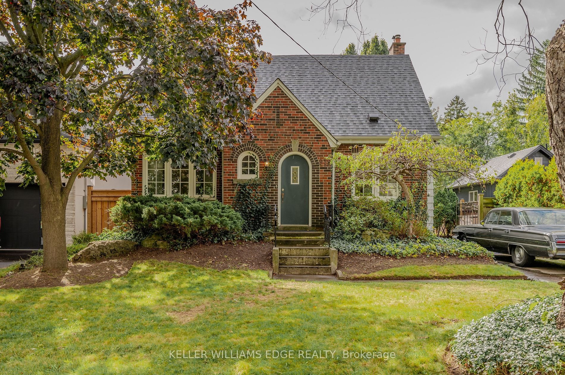 978 North Shore Boulevard W