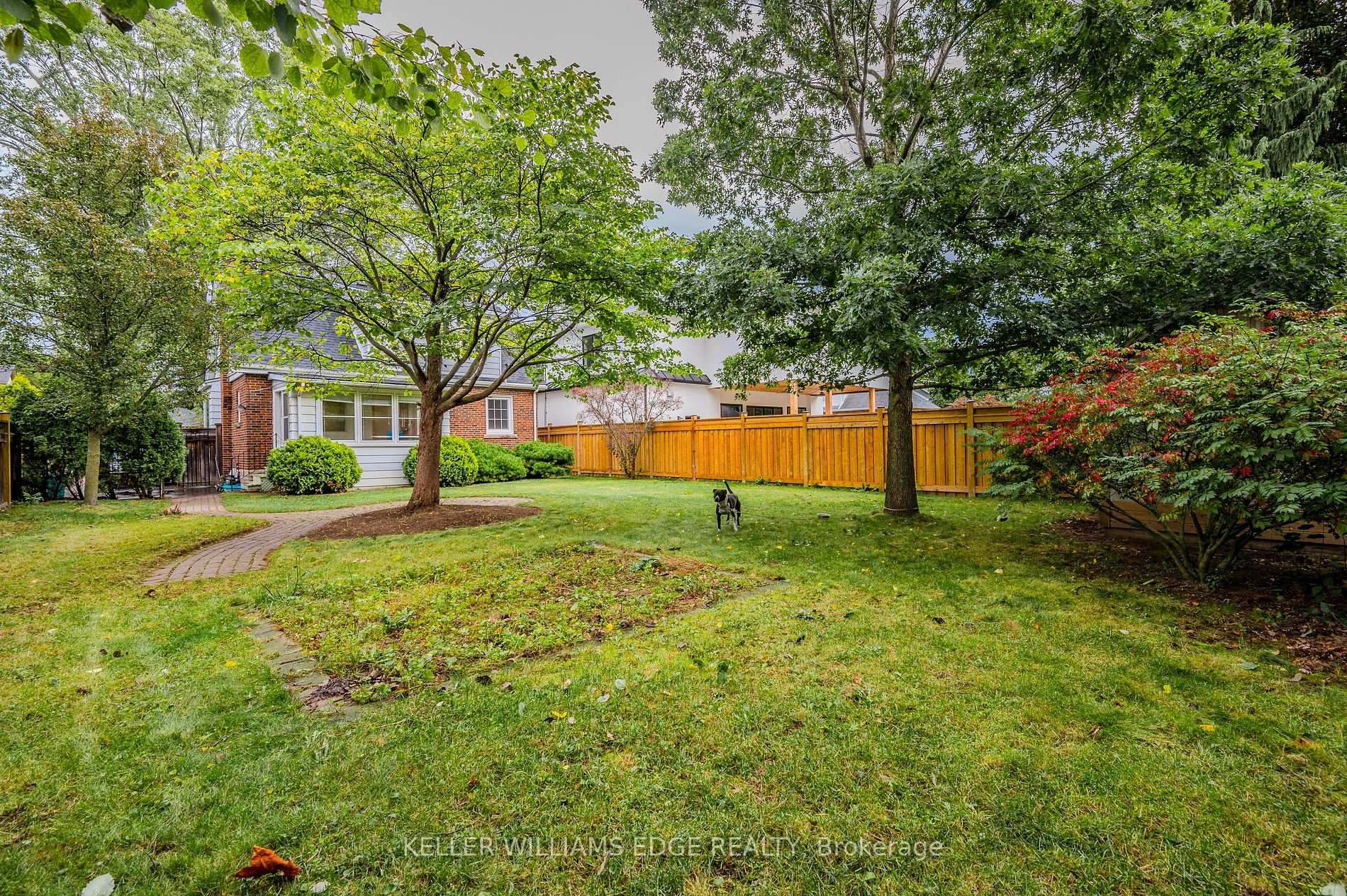 978 North Shore Boulevard W