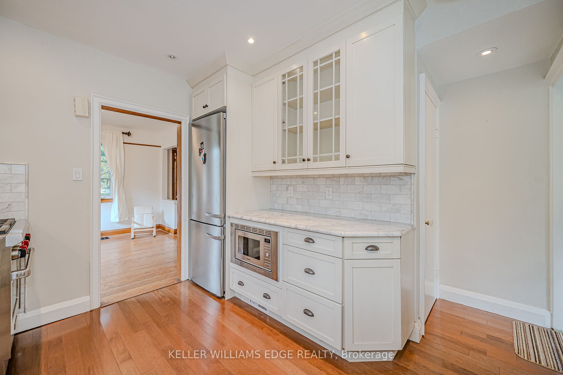 978 North Shore Boulevard W