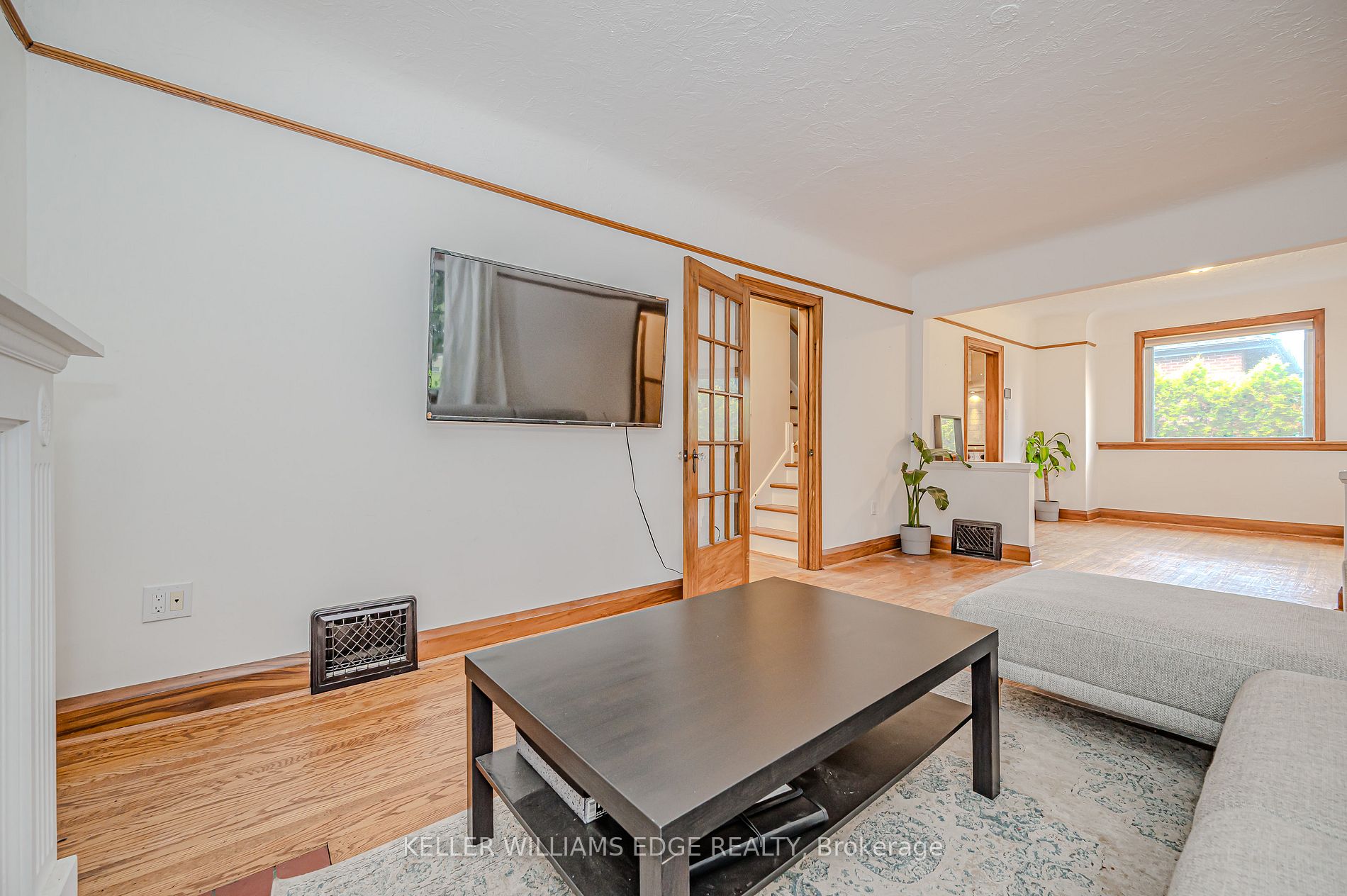 978 North Shore Boulevard W