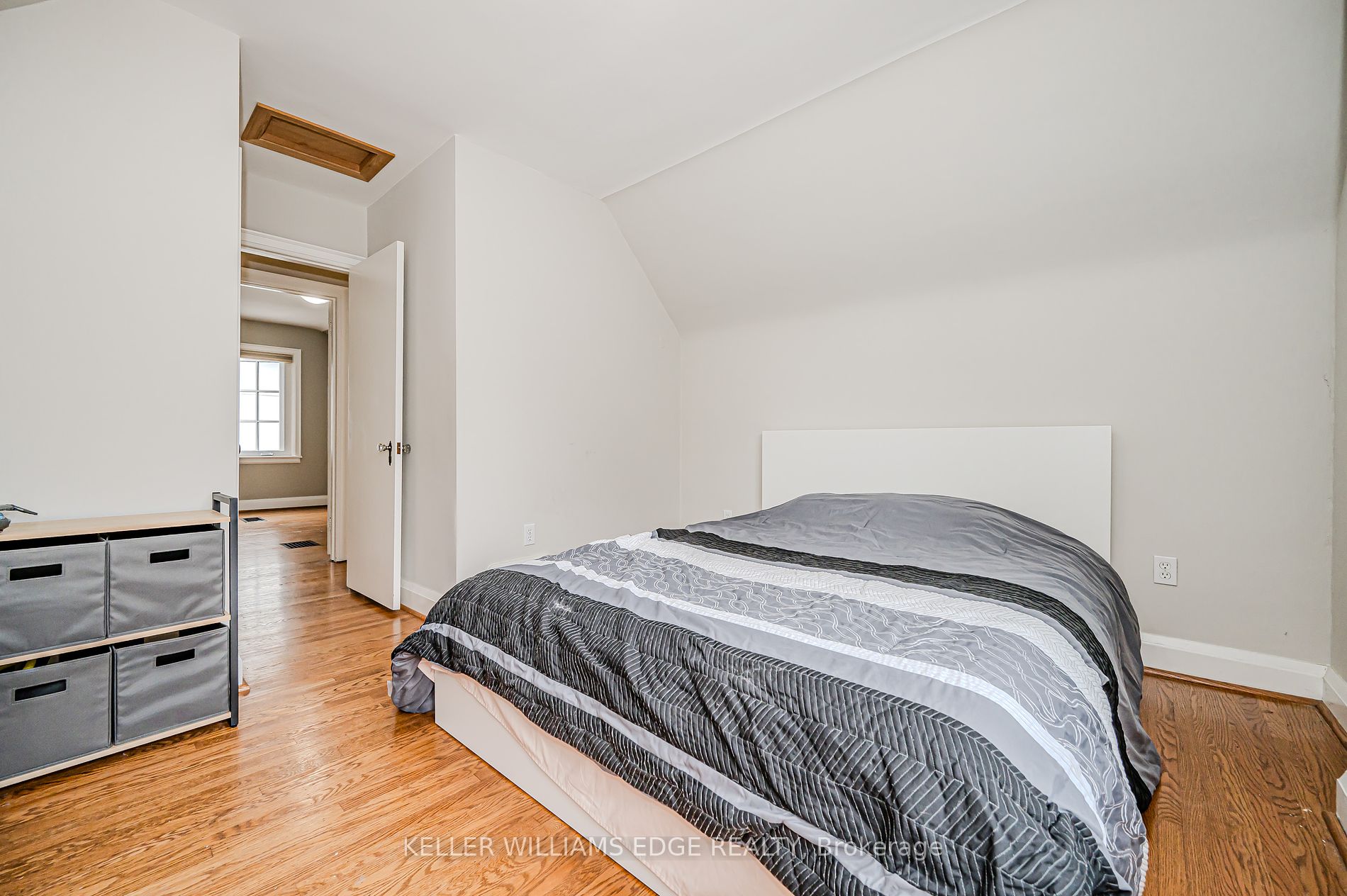 978 North Shore Boulevard W