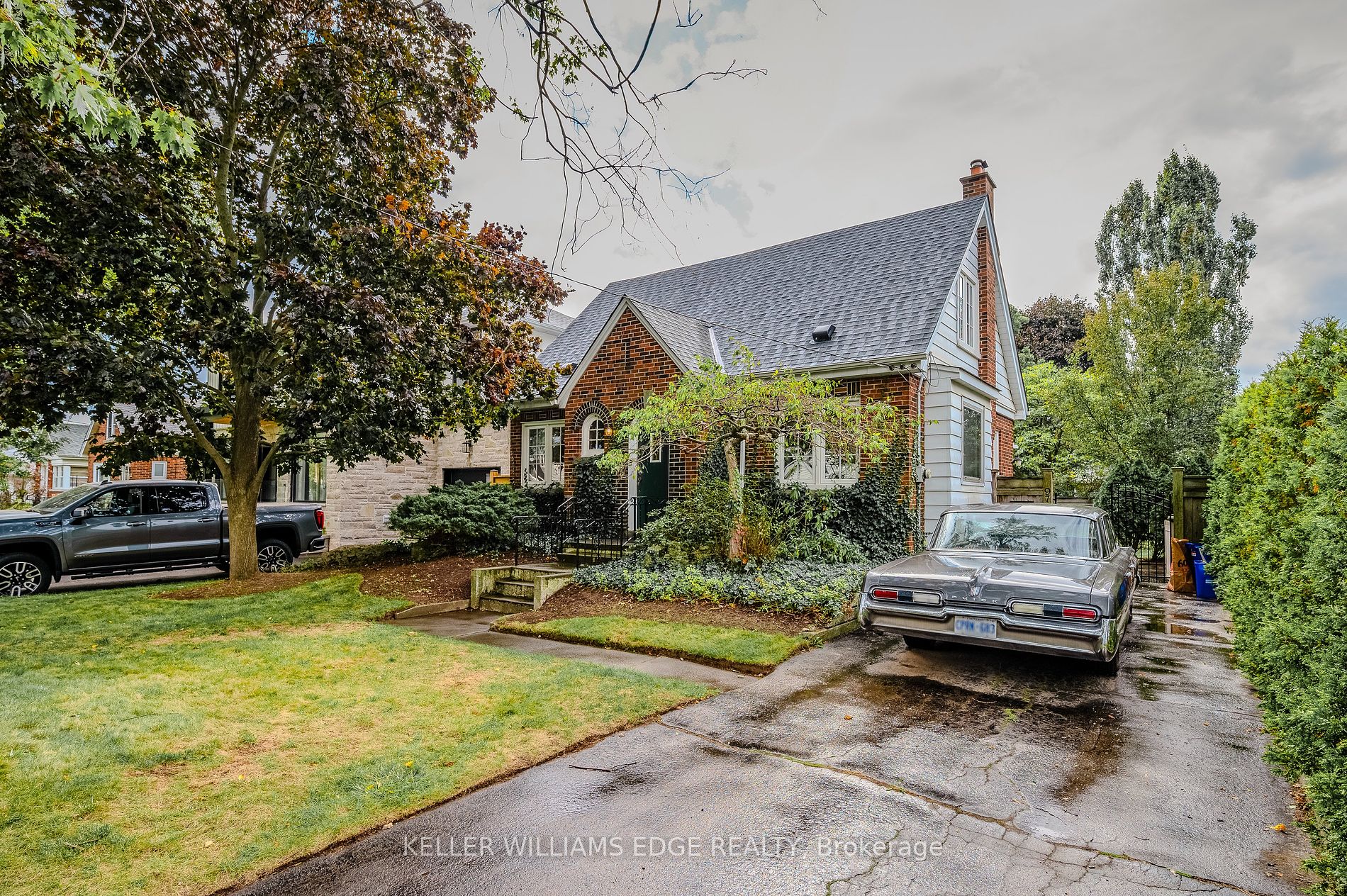 978 North Shore Boulevard W