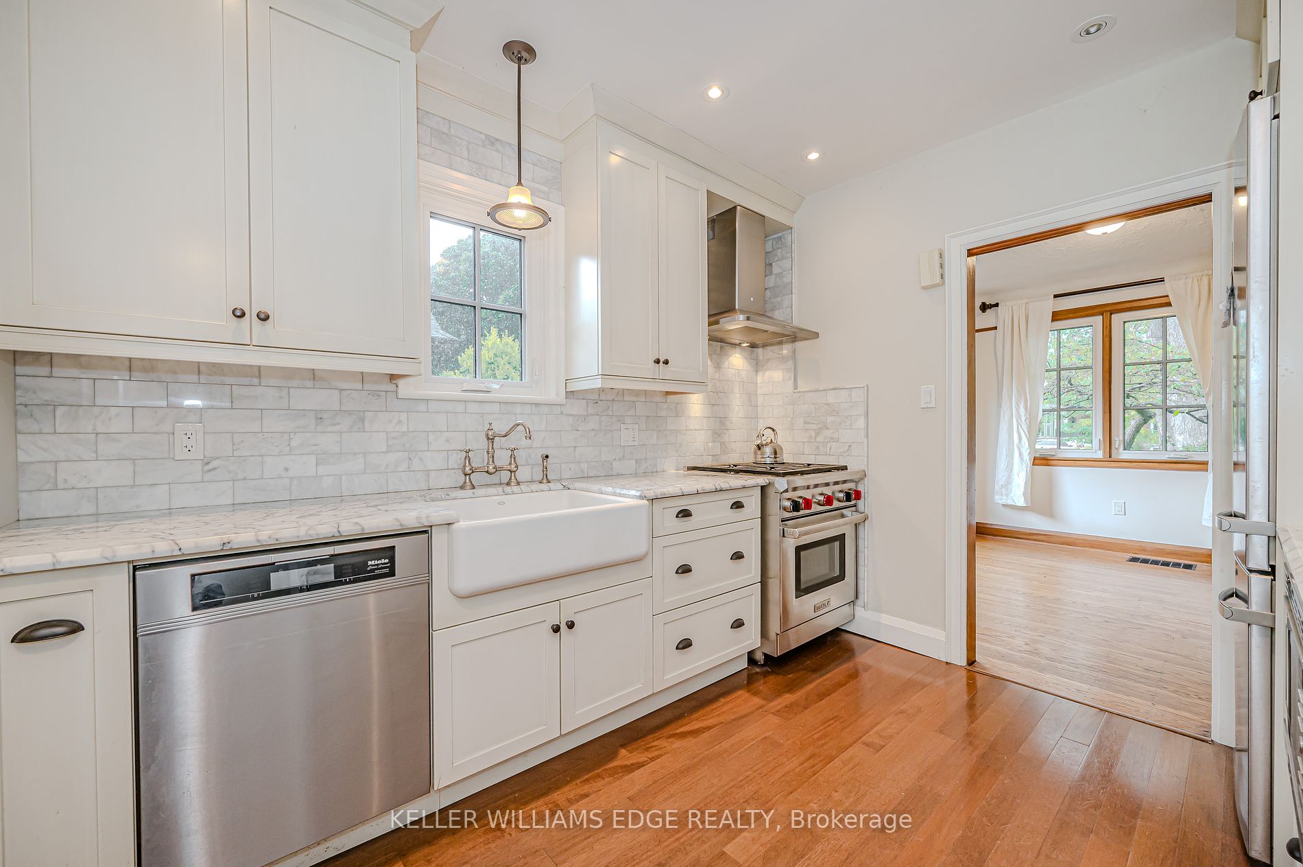 978 North Shore Boulevard W