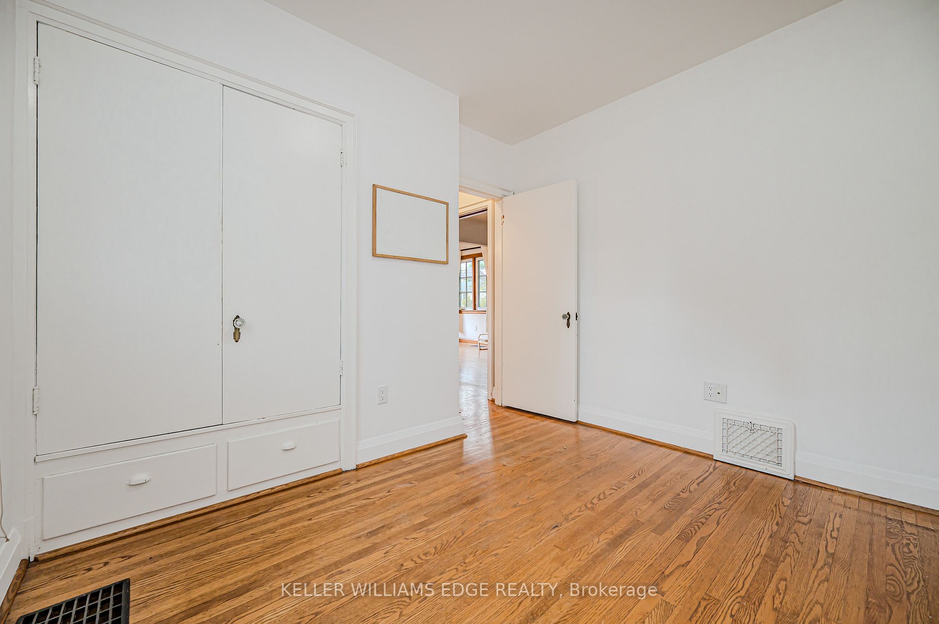 978 North Shore Boulevard W