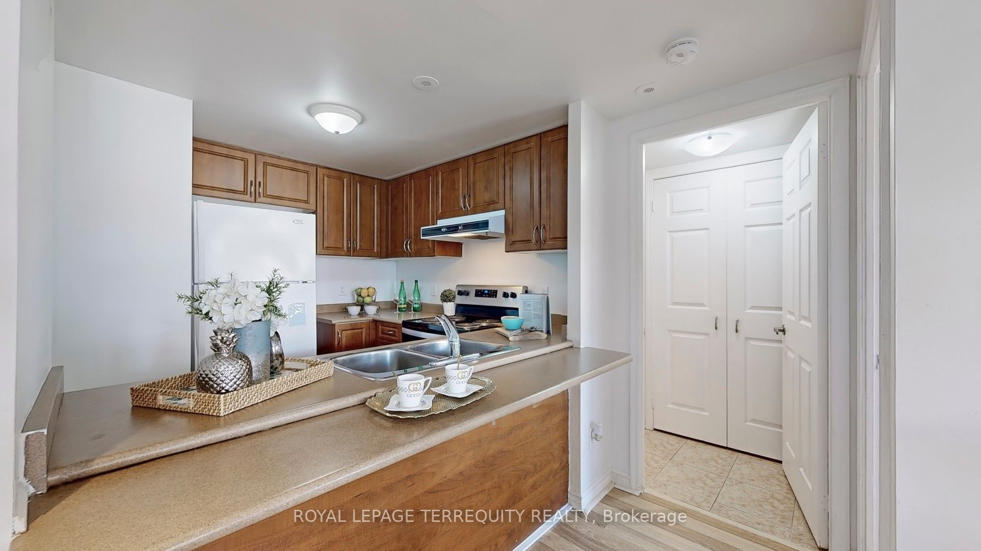 3031 Finch Avenue W, #2027