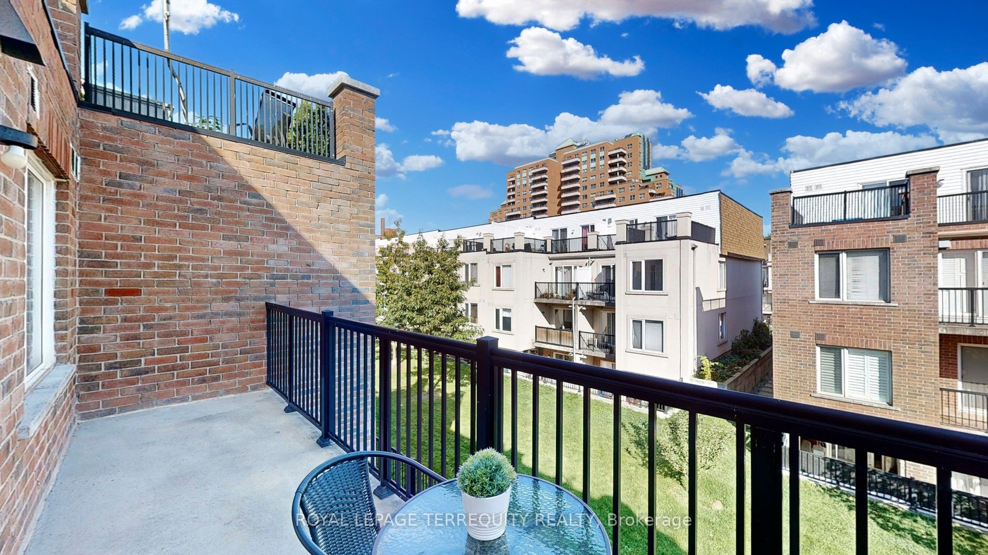 3031 Finch Avenue W, #2027
