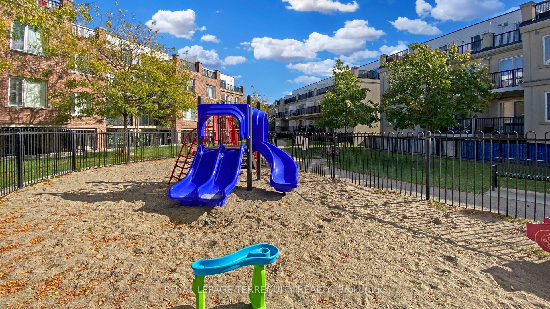 3031 Finch Avenue W, #2027