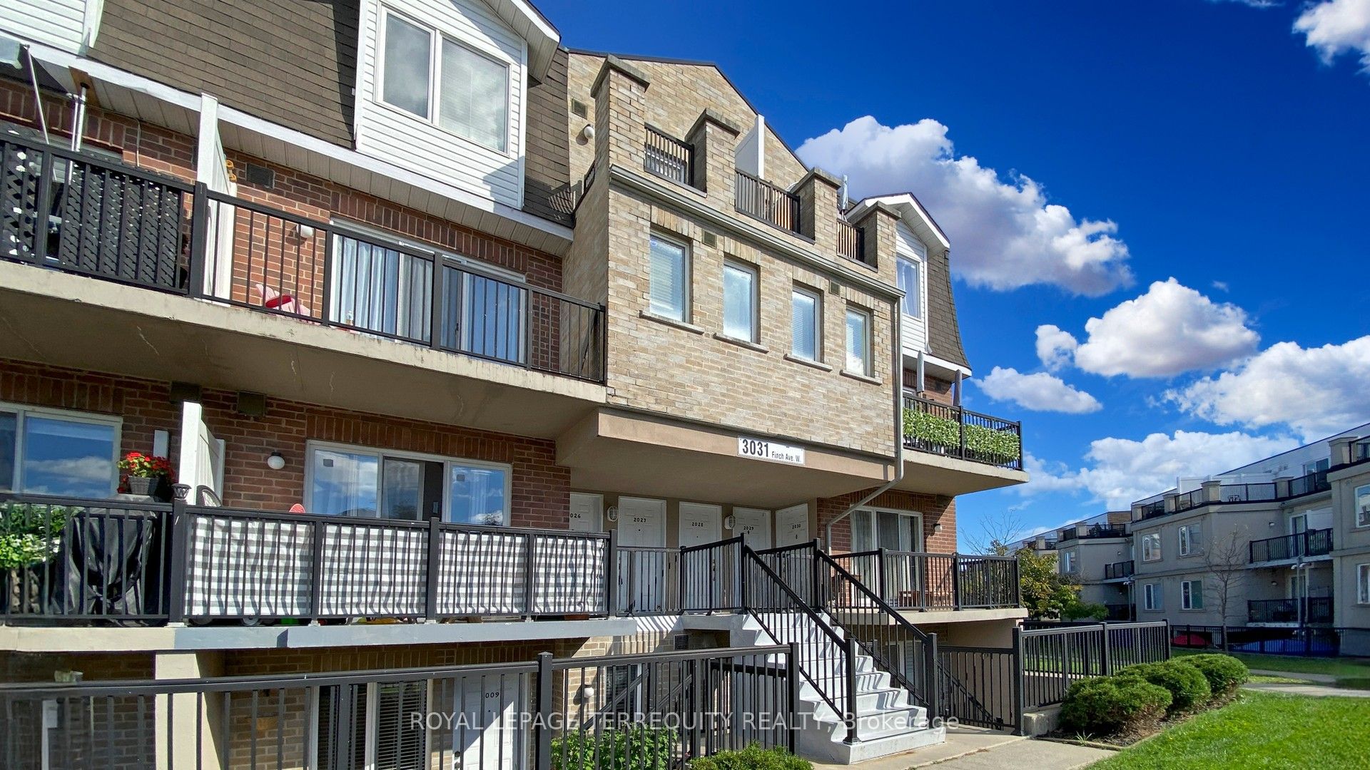 3031 Finch Avenue W, #2027