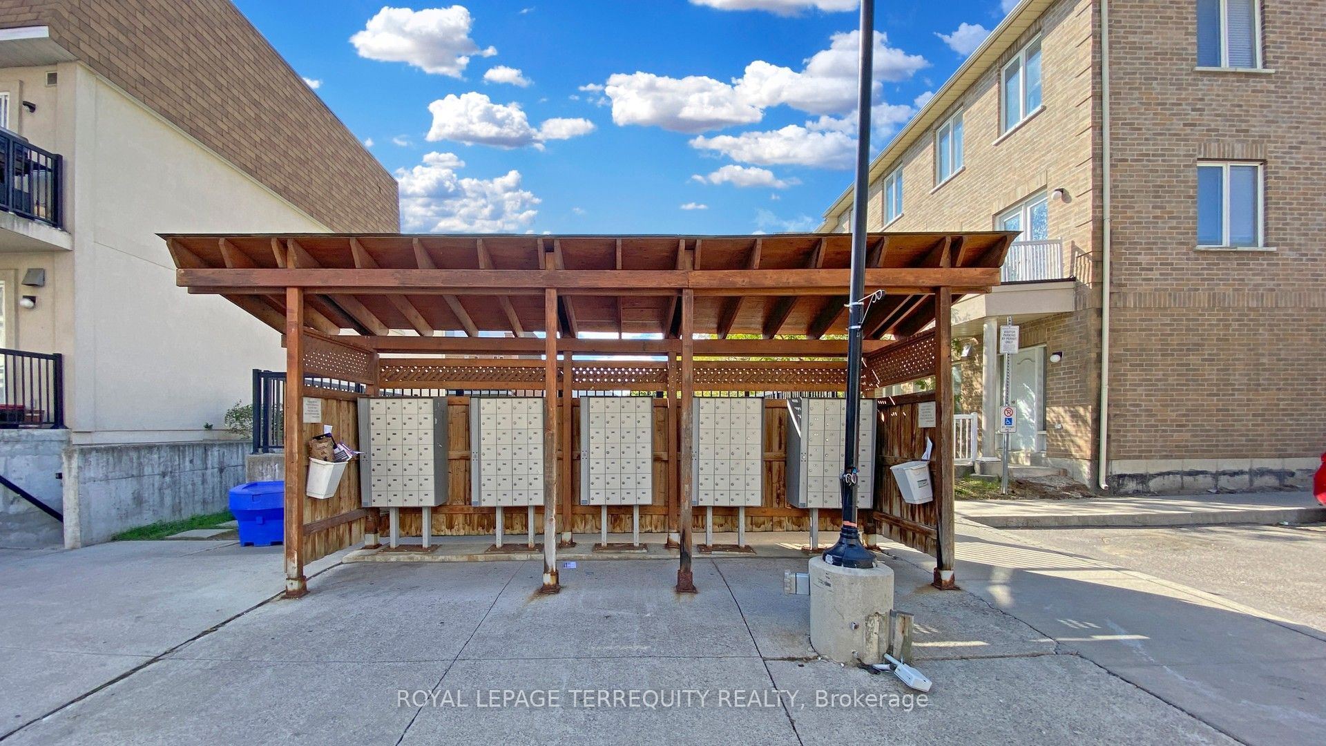3031 Finch Avenue W, #2027
