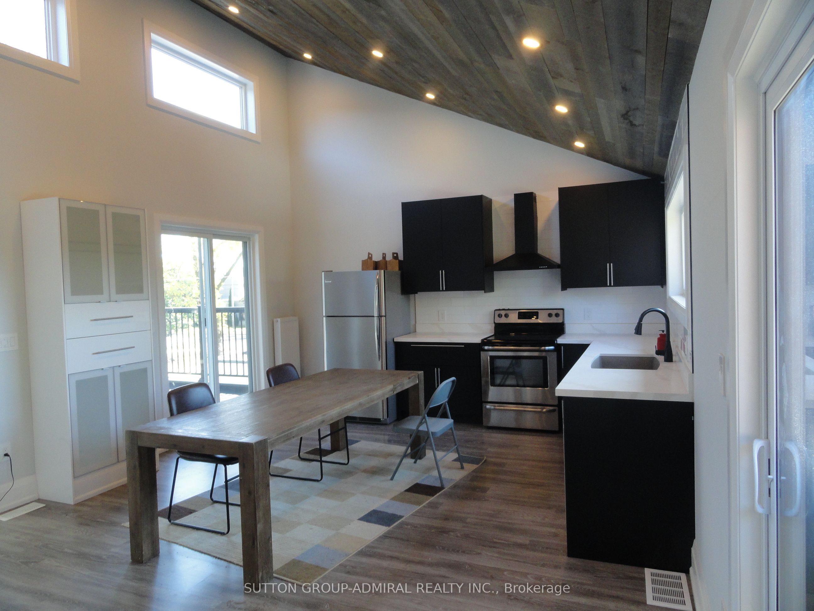 4 Treeview Drive