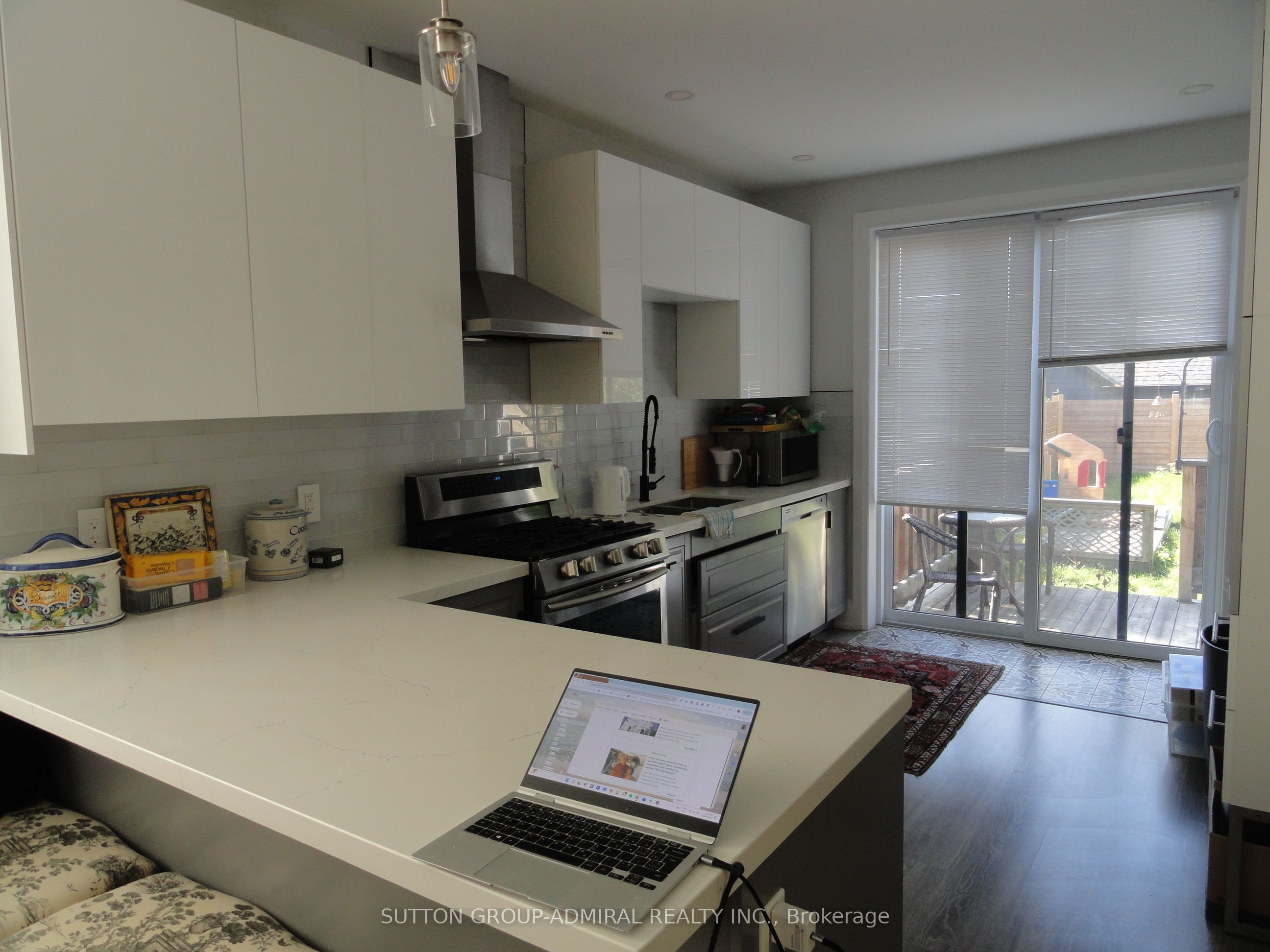4 Treeview Drive