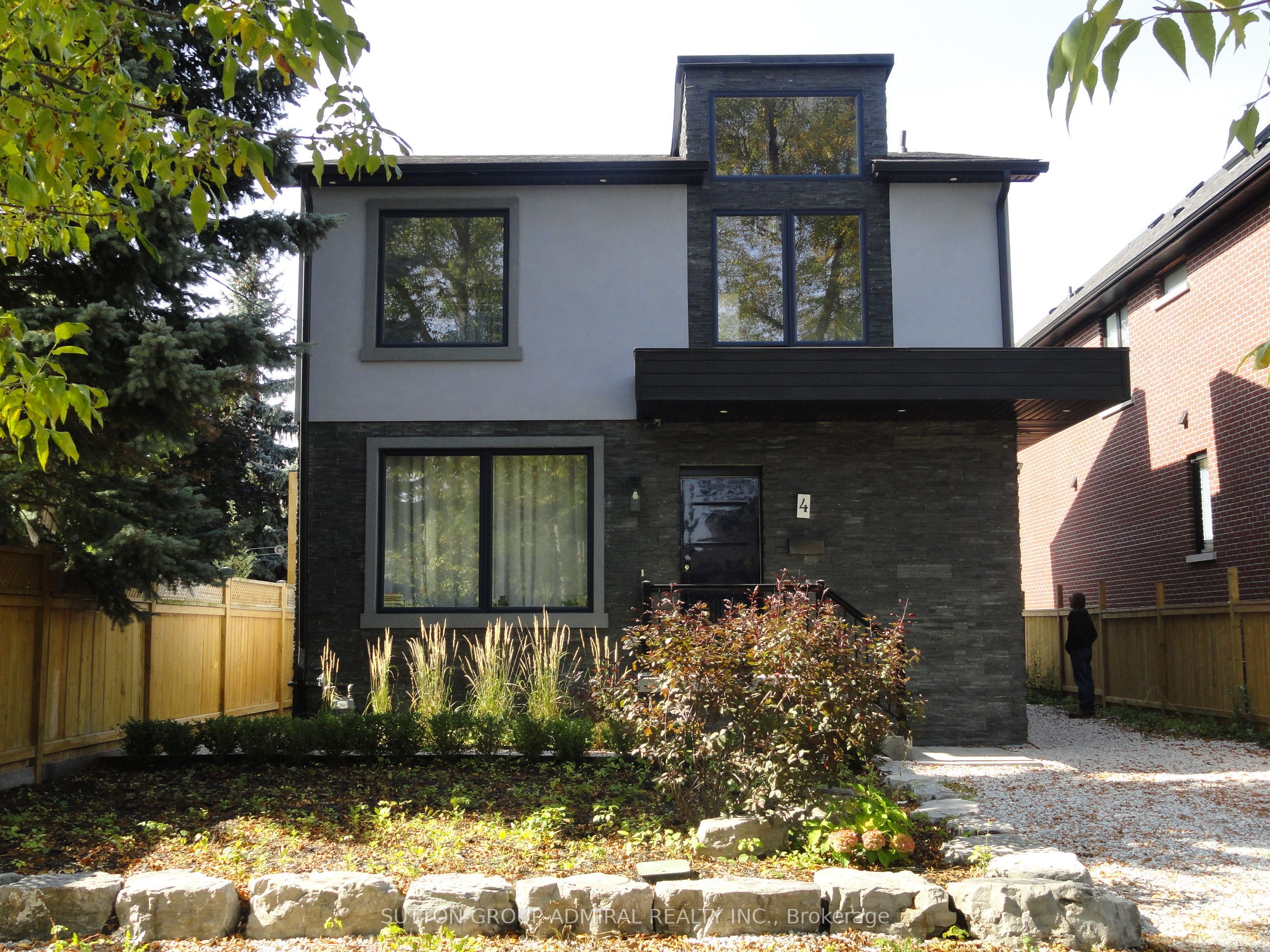 4 Treeview Drive