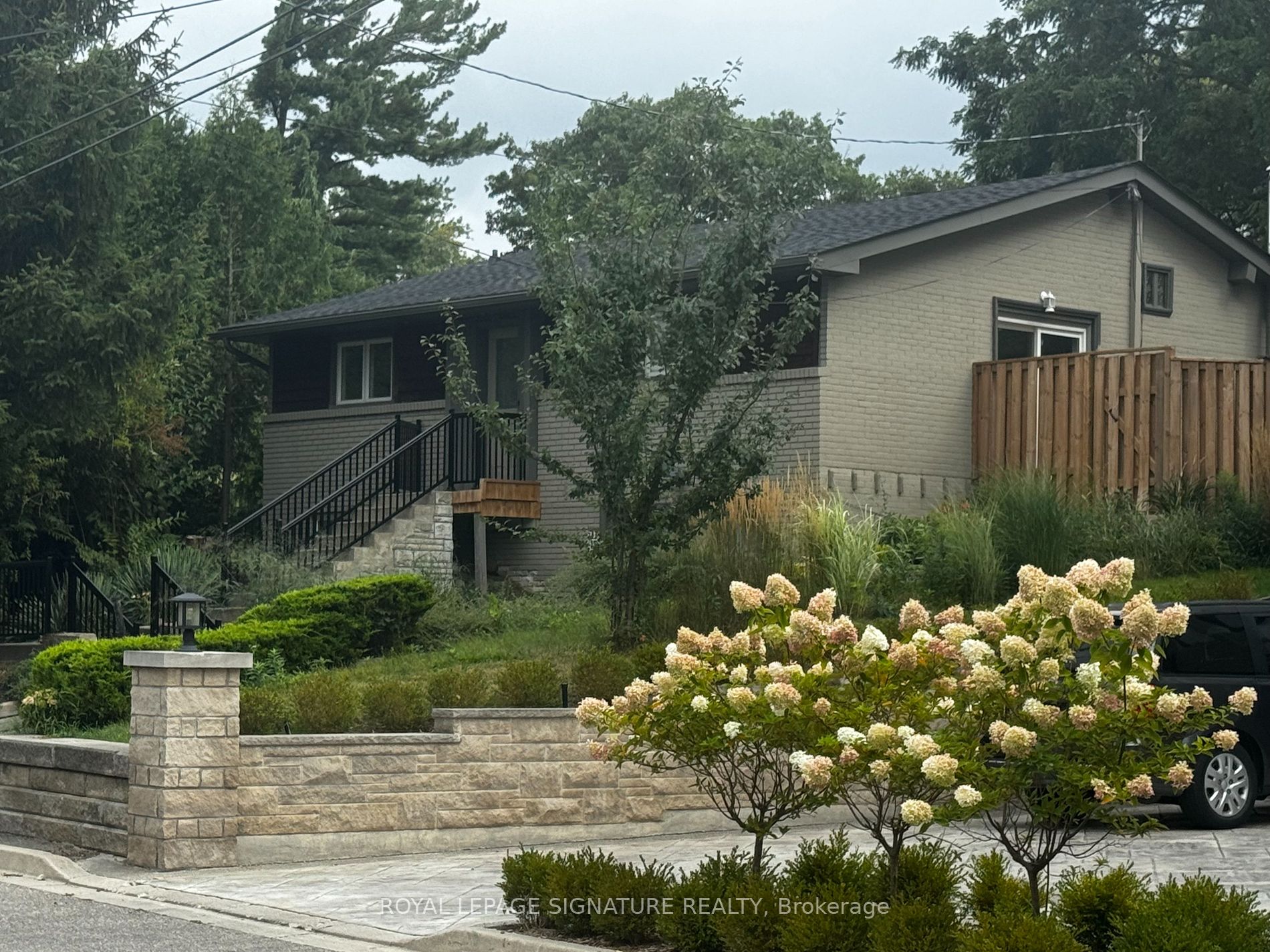2557 Mindemoya Road
