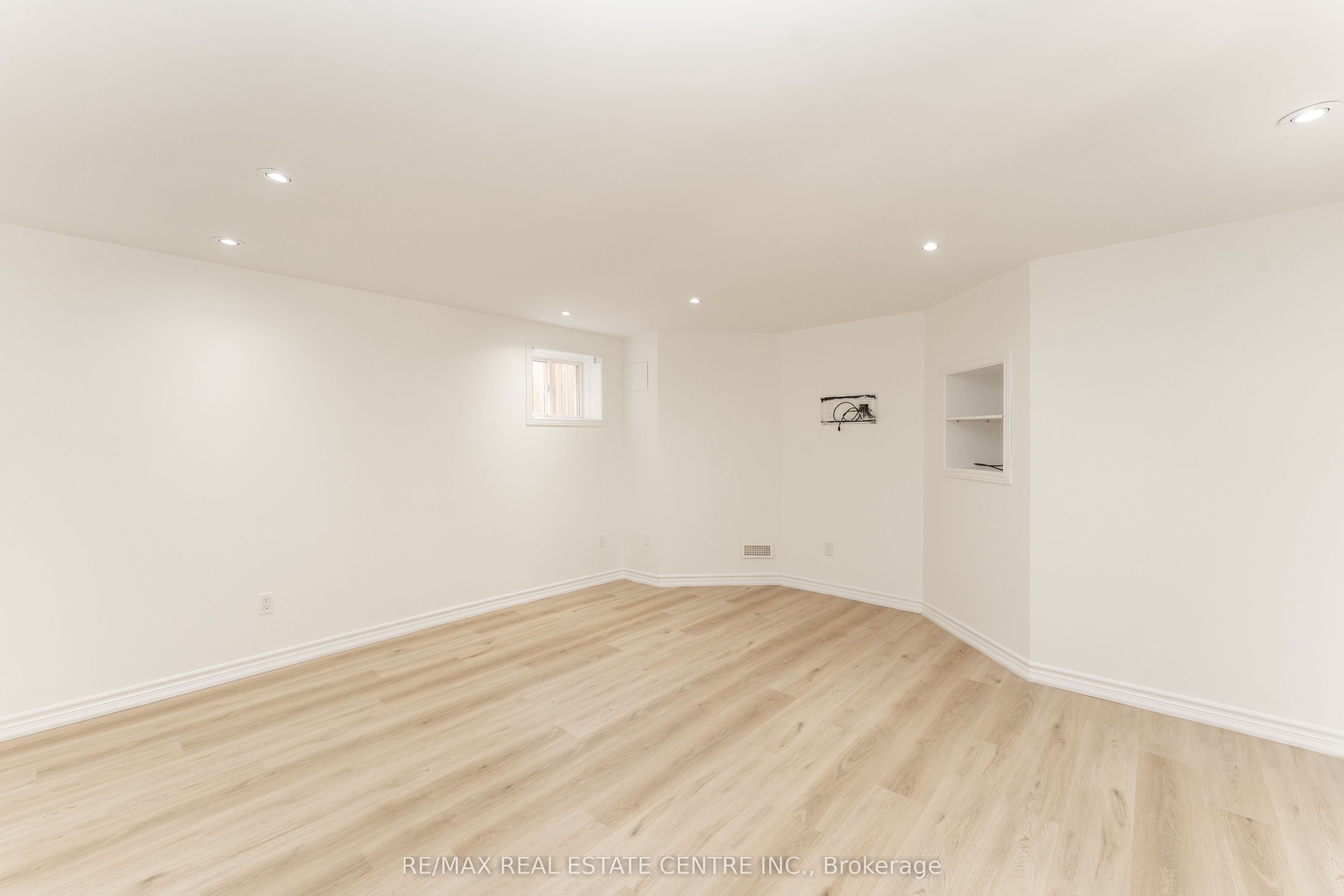 648 Snider Terrace