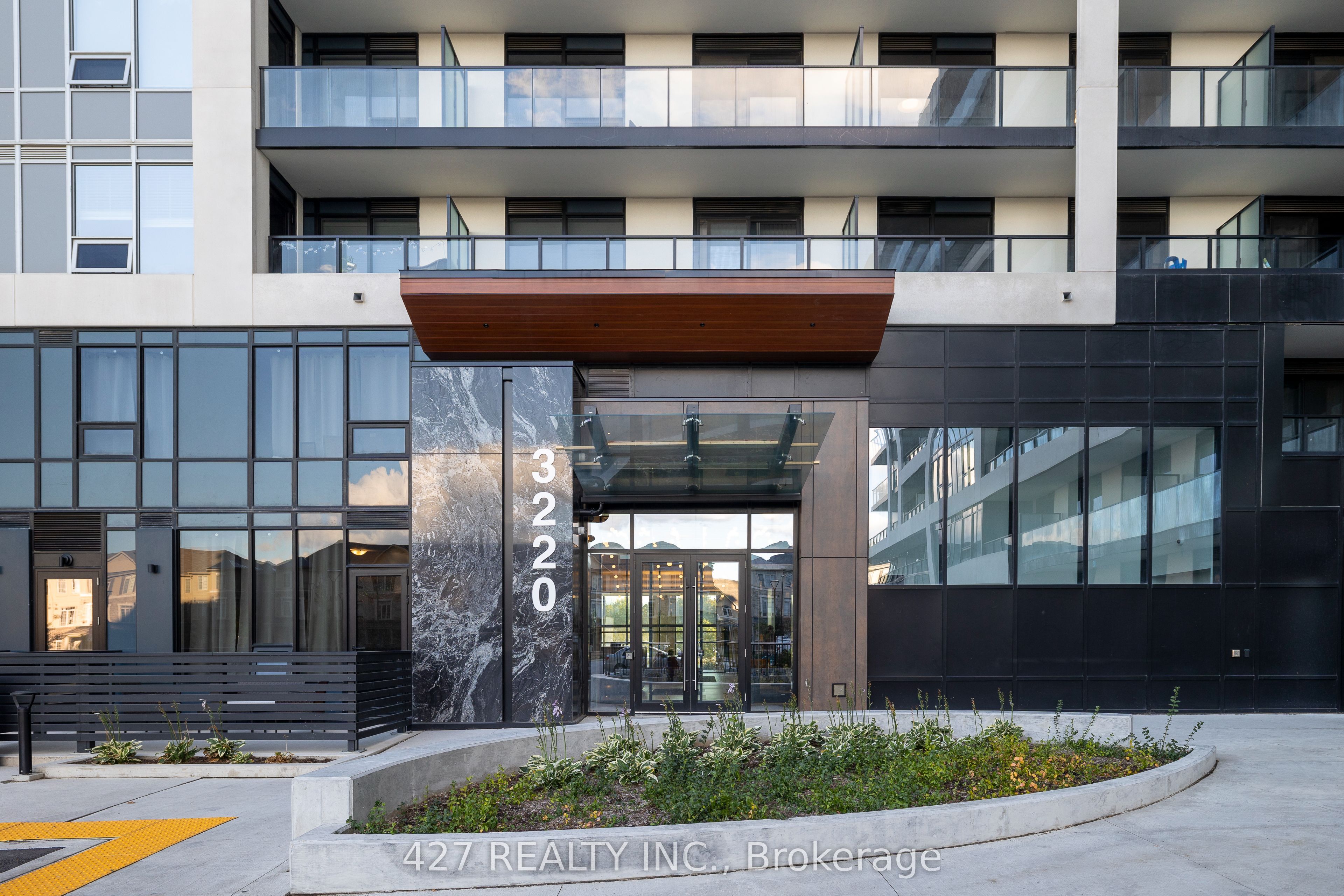 3220 William Coltson Ave Avenue E #302