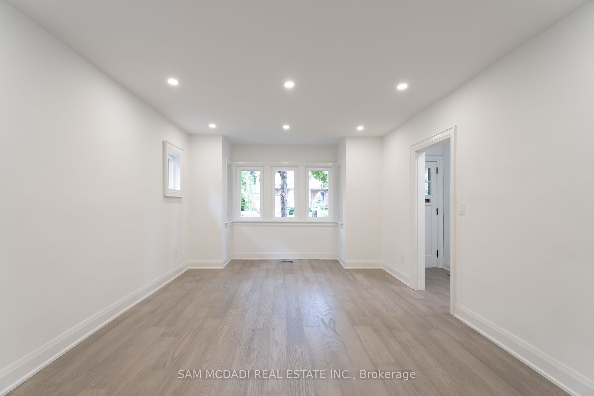 8 Wesley Crescent