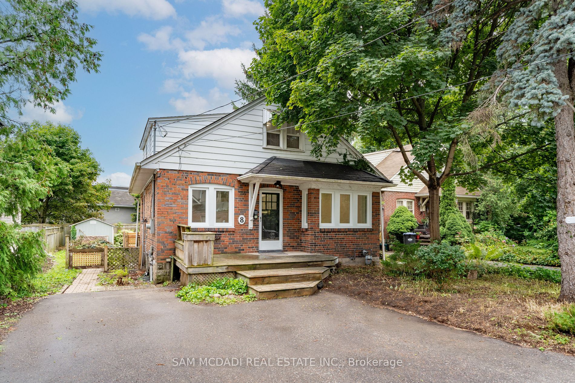 8 Wesley Crescent