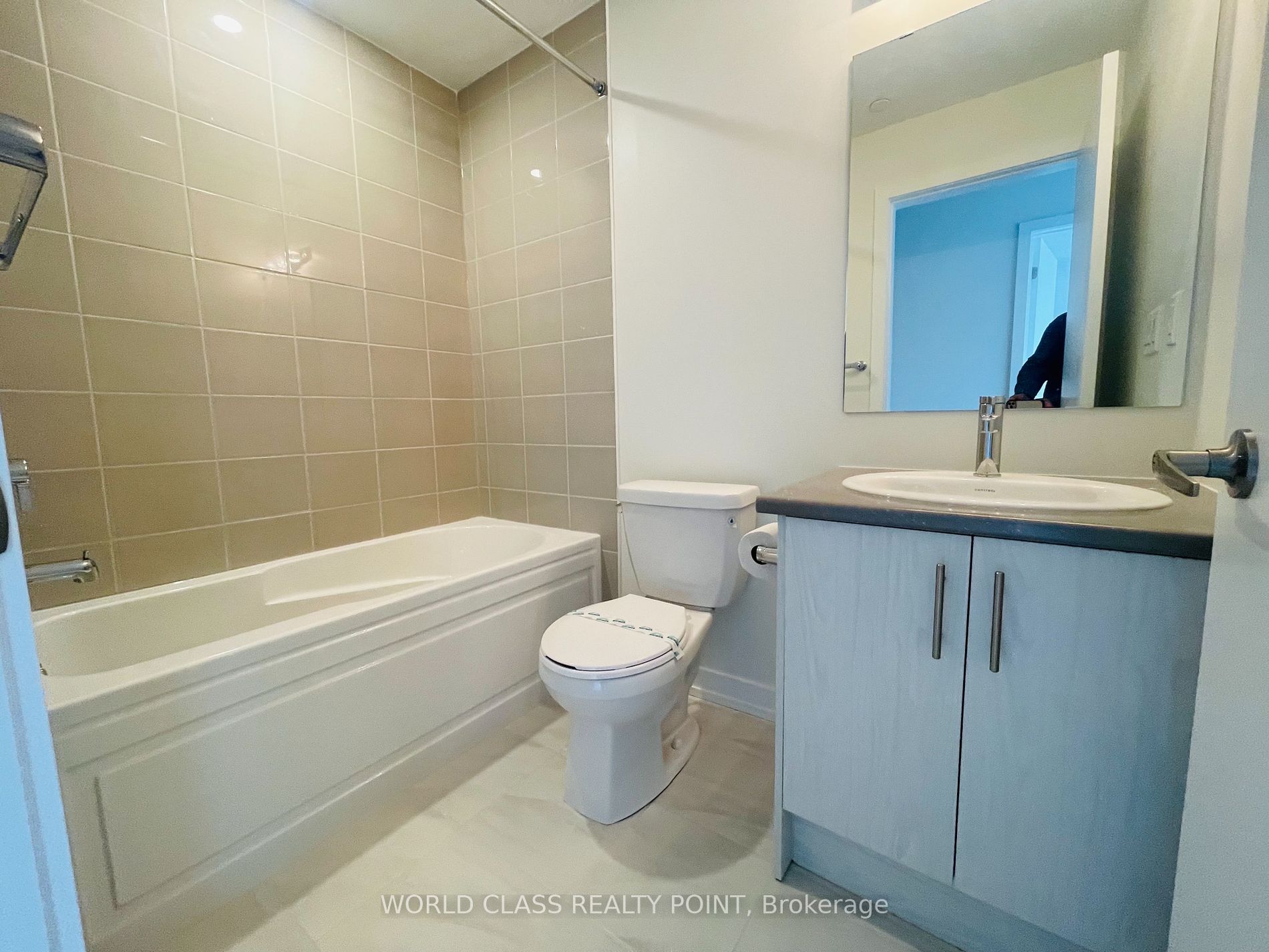 3546 Colonial Drive #25