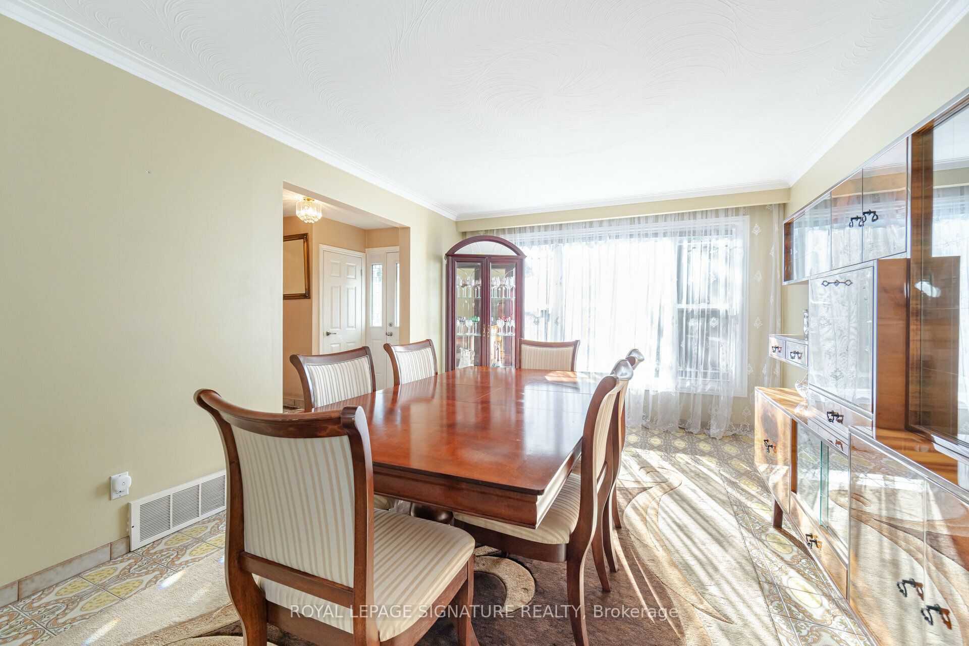 123 Treeview Drive
