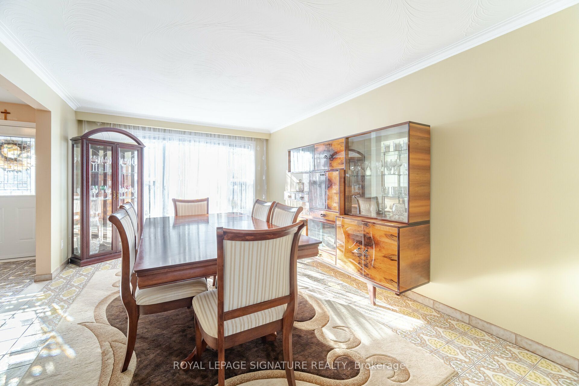 123 Treeview Drive