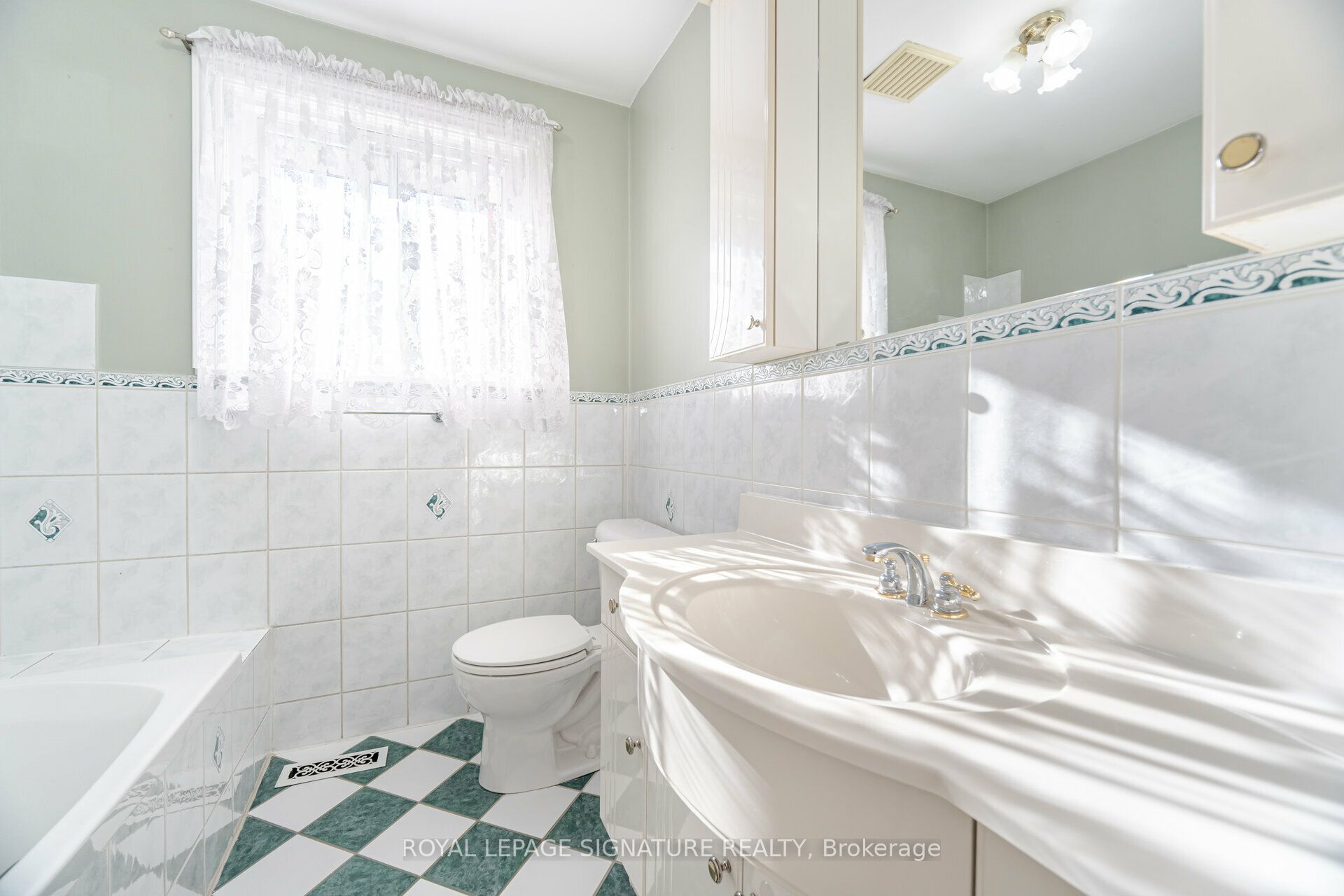 123 Treeview Drive