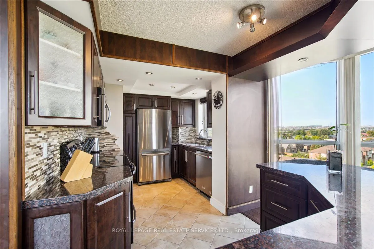 1360 Rathburn Road E, #904