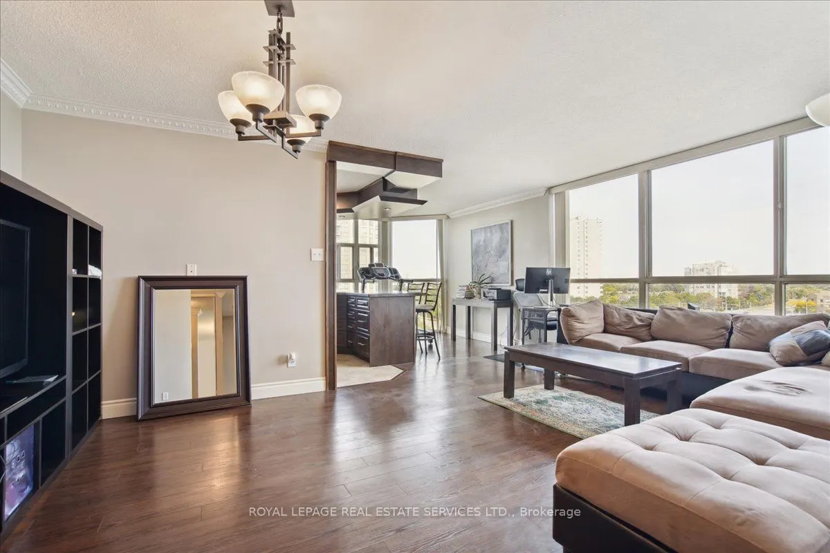 1360 Rathburn Road E, #904