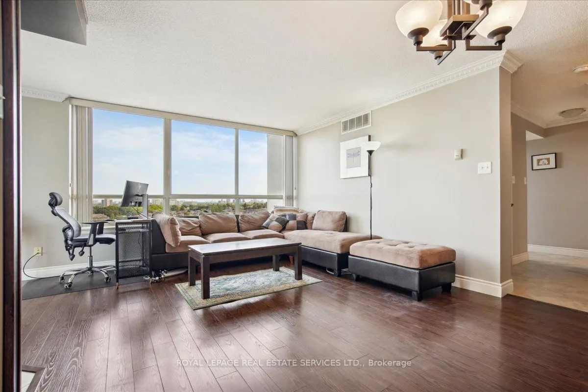 1360 Rathburn Road E, #904