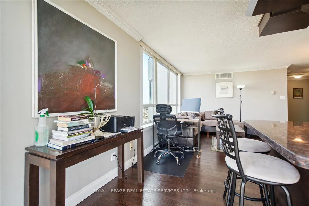 1360 Rathburn Road E, #904