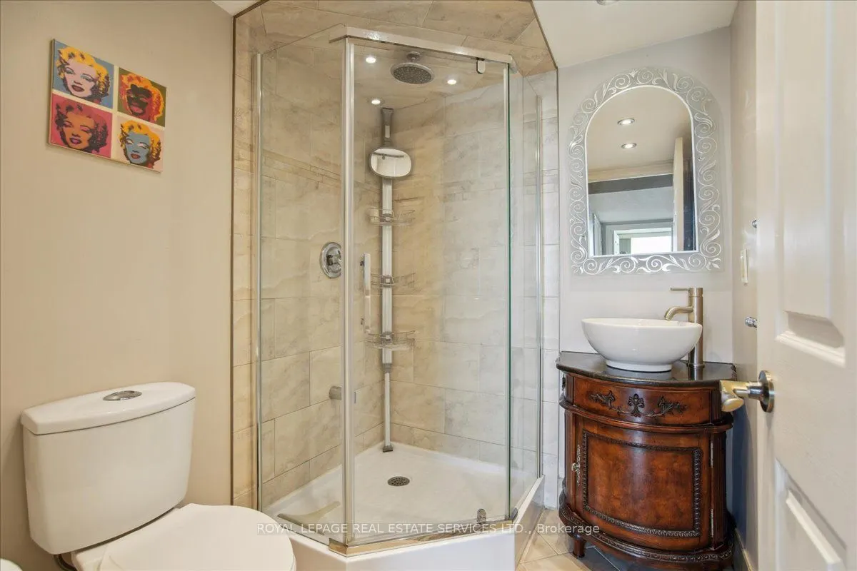 1360 Rathburn Road E, #904