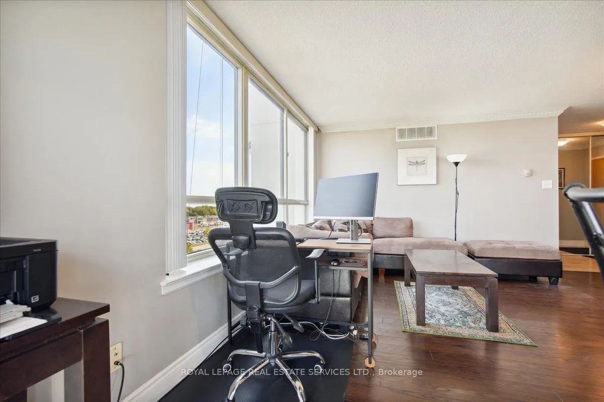 1360 Rathburn Road E, #904