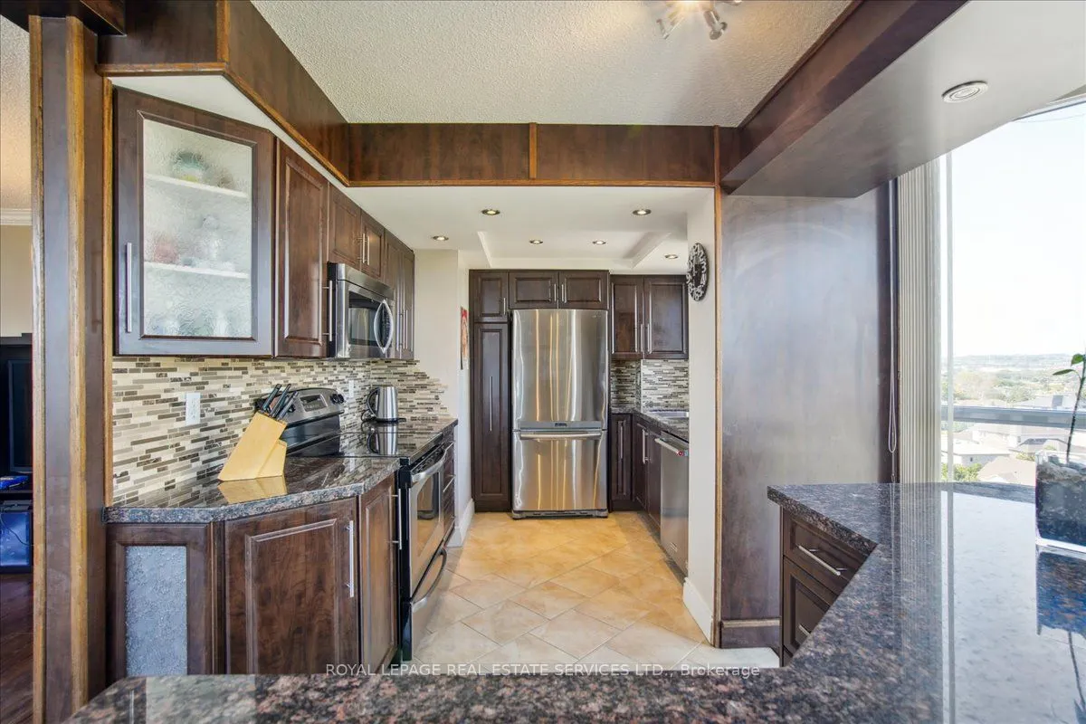 1360 Rathburn Road E, #904
