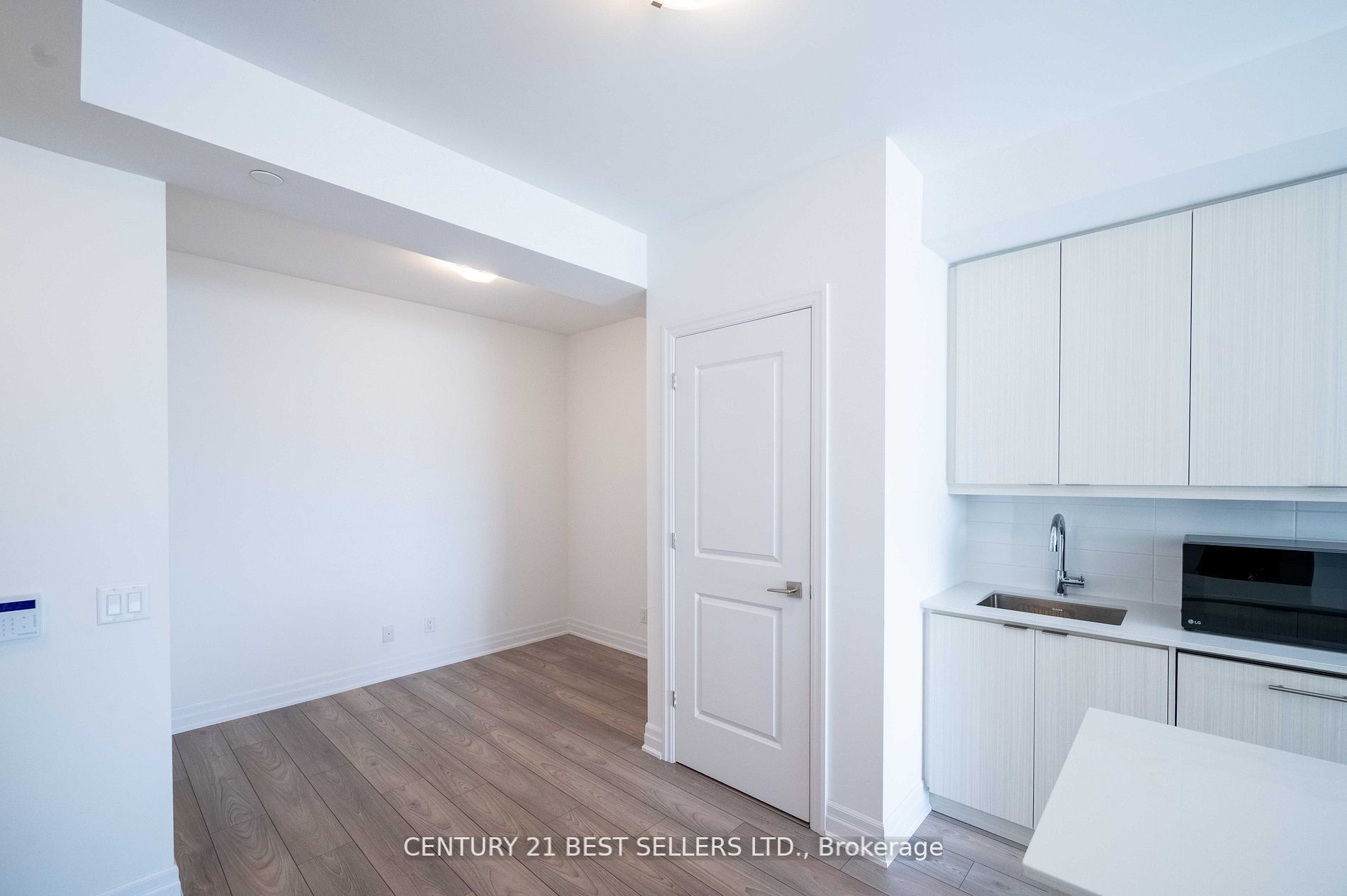 36 Elm Drive #2406
