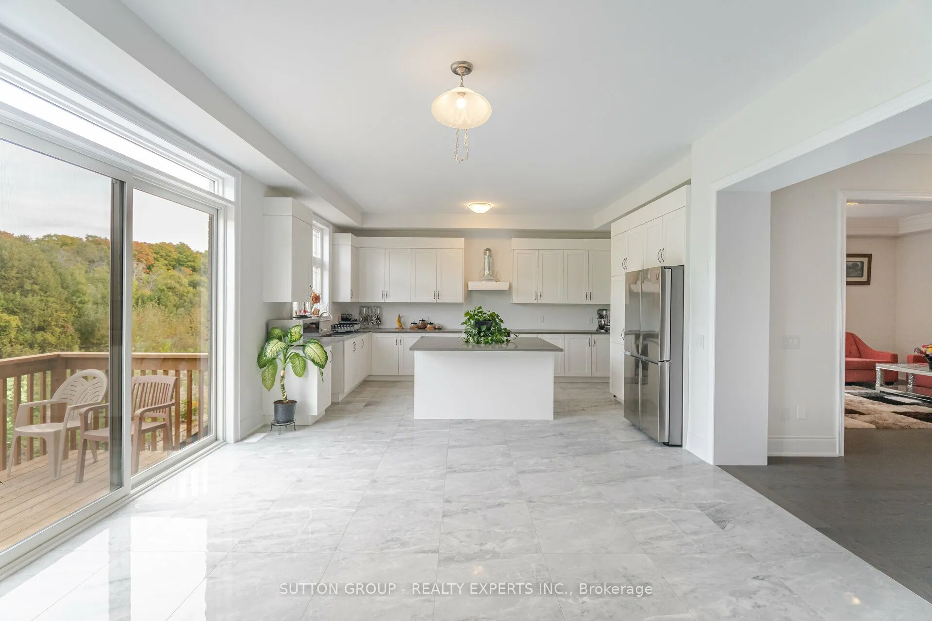 59 Raspberry Ridge Avenue