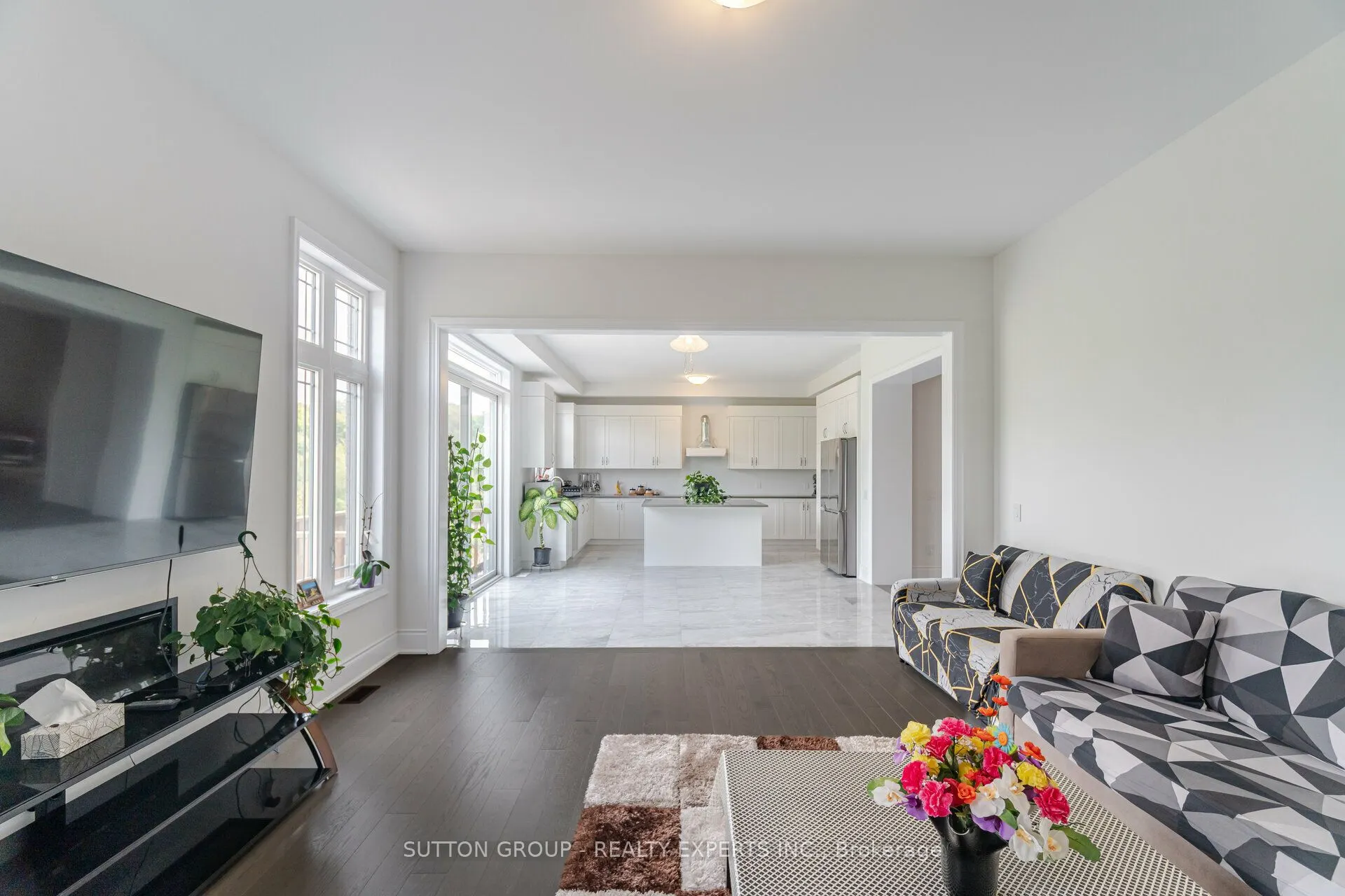 59 Raspberry Ridge Avenue