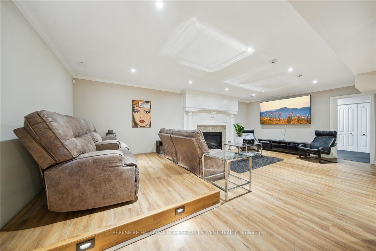 3021 Woodland Park Drive