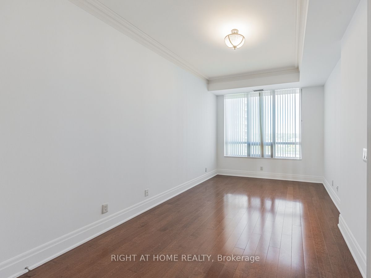 2095 Lake Shore Boulevard W #LPH19
