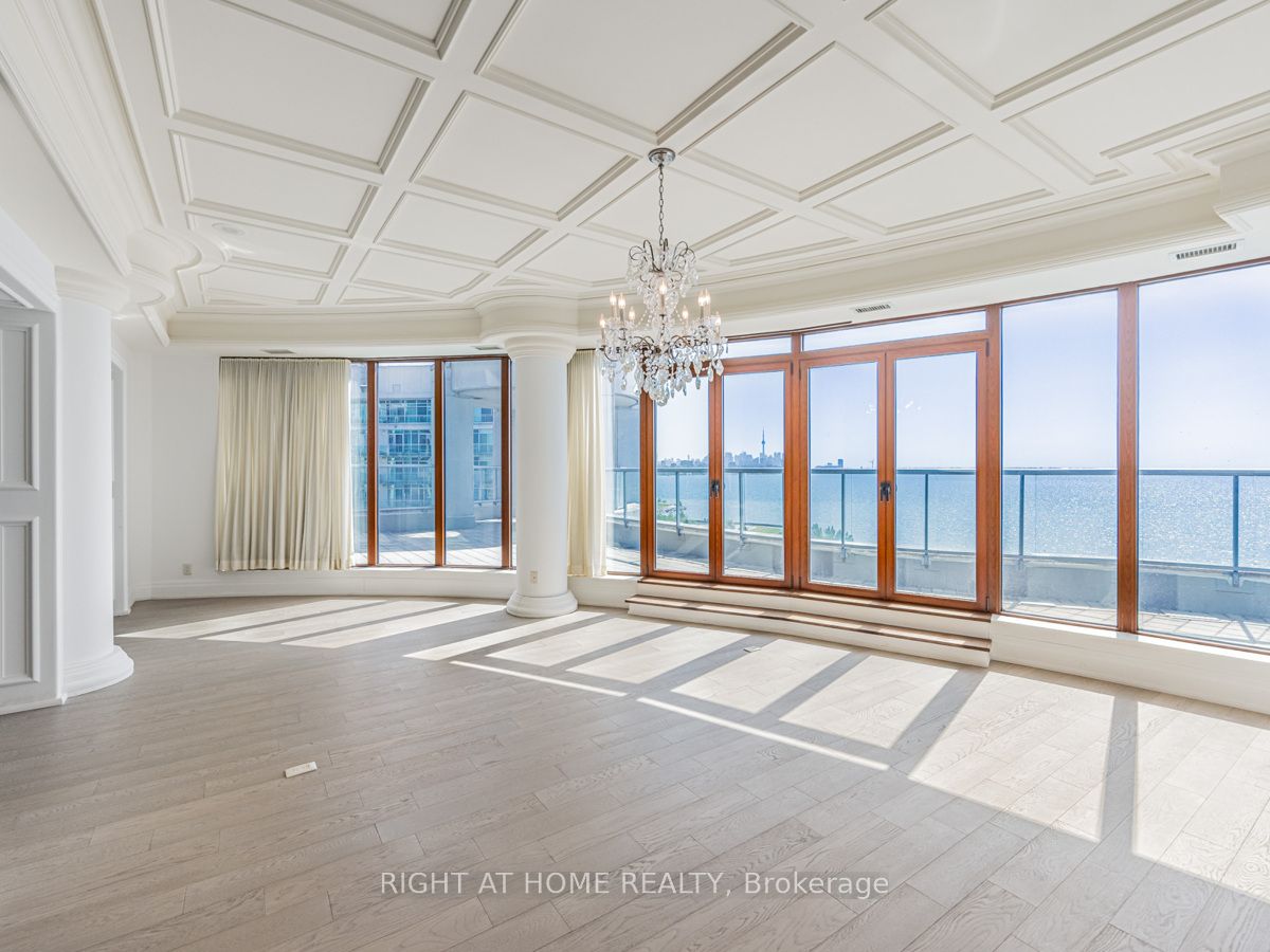 2095 Lake Shore Boulevard W #LPH19