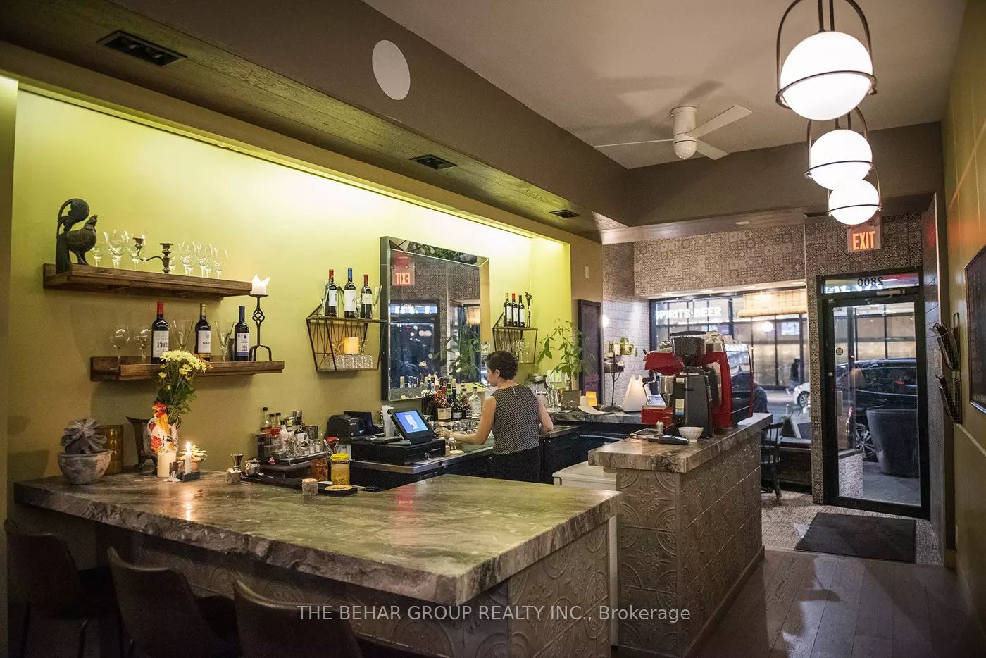 2800 Dundas Street W