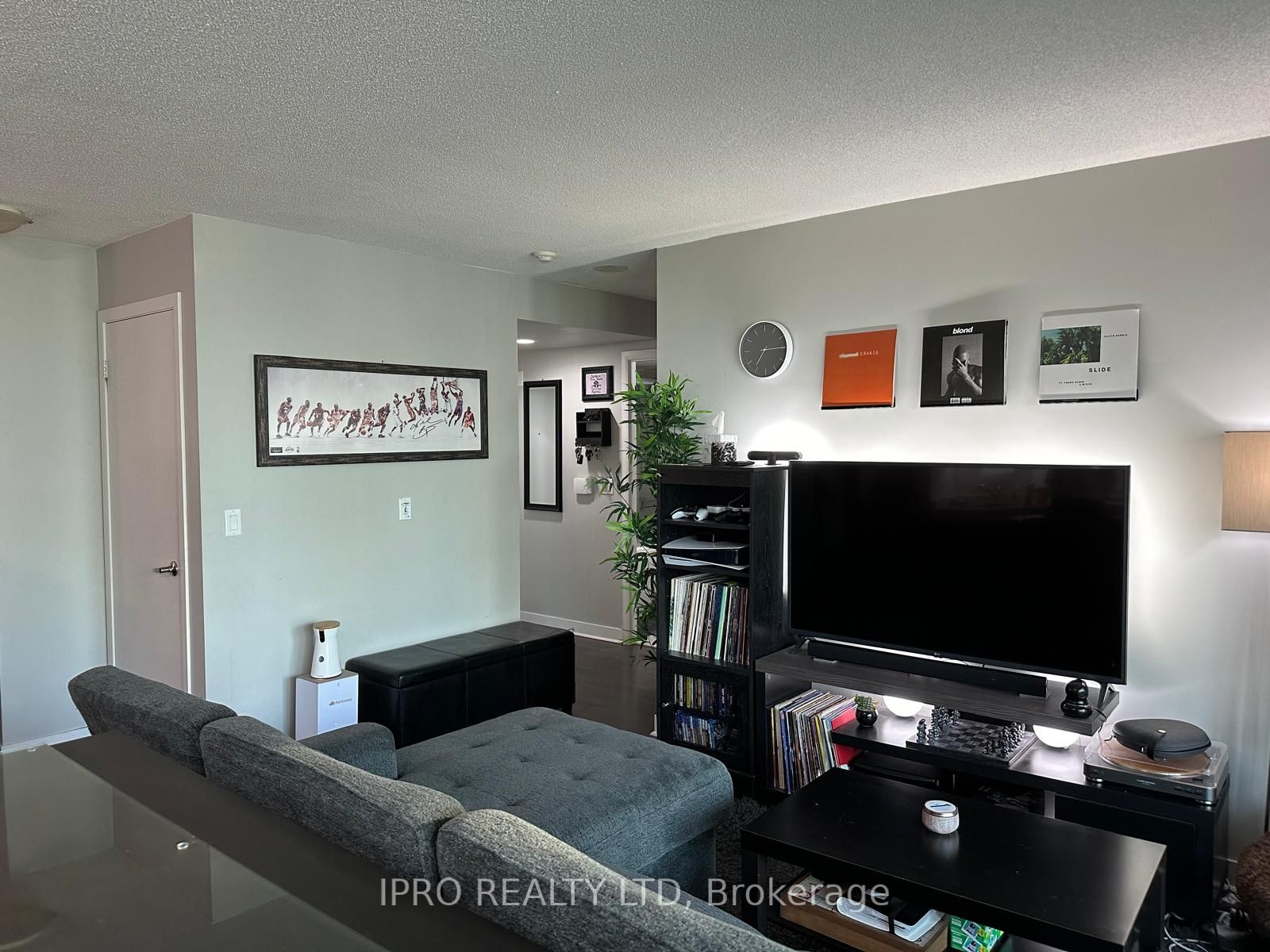 155 Legion Road N, #1814