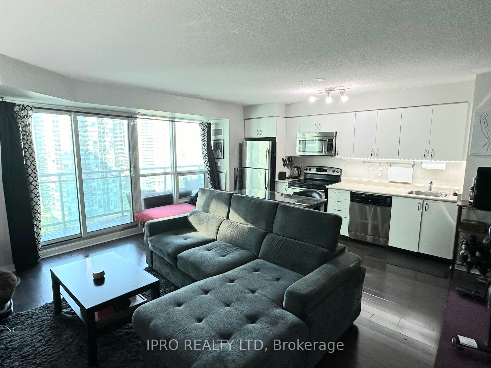 155 Legion Road N, #1814