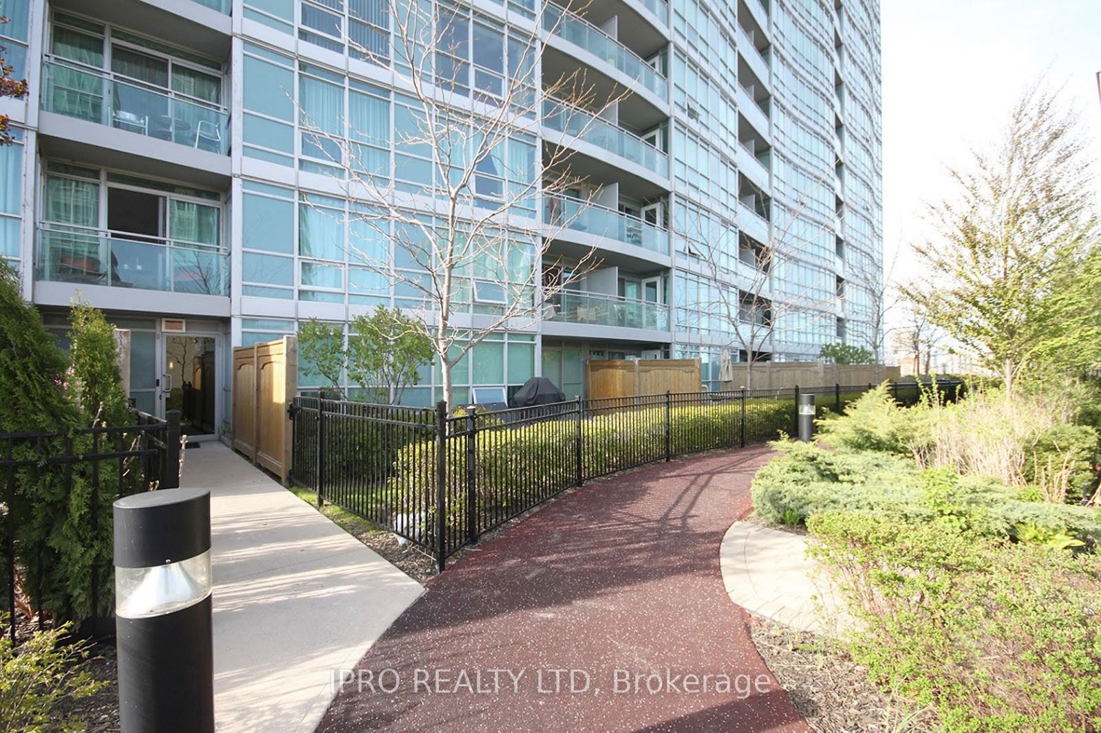 155 Legion Road N, #1814