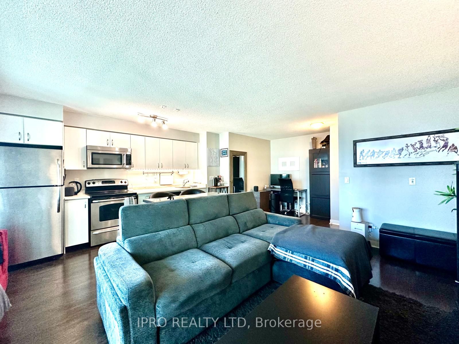 155 Legion Road N, #1814