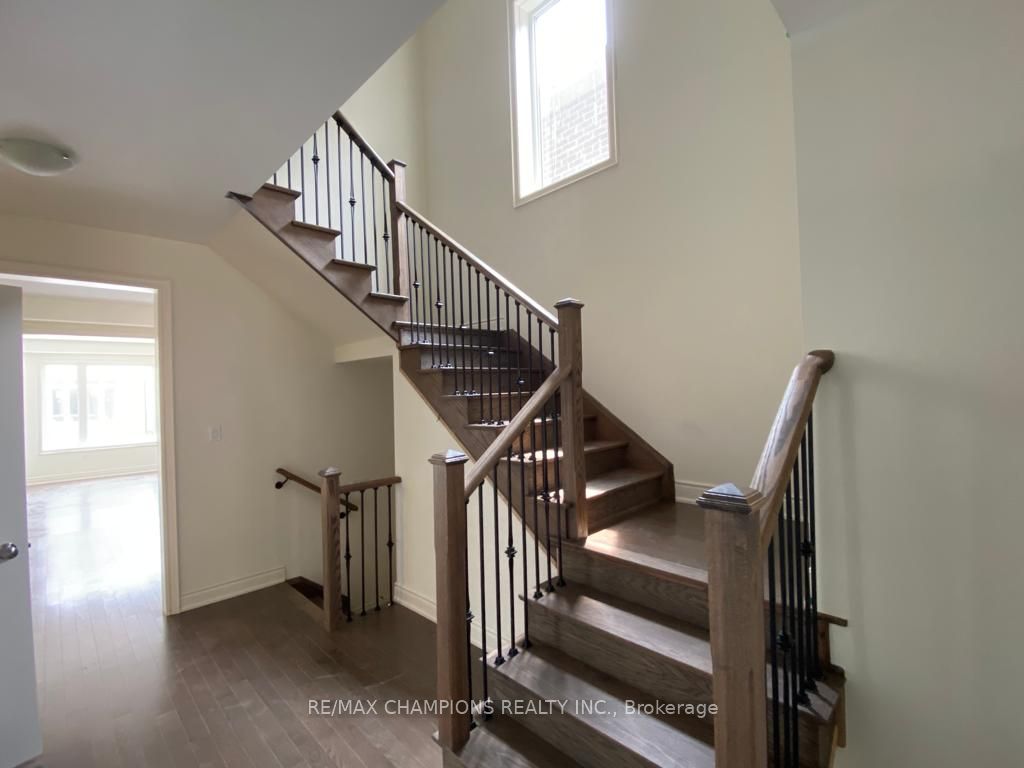 9 Cadence Road, #Upper