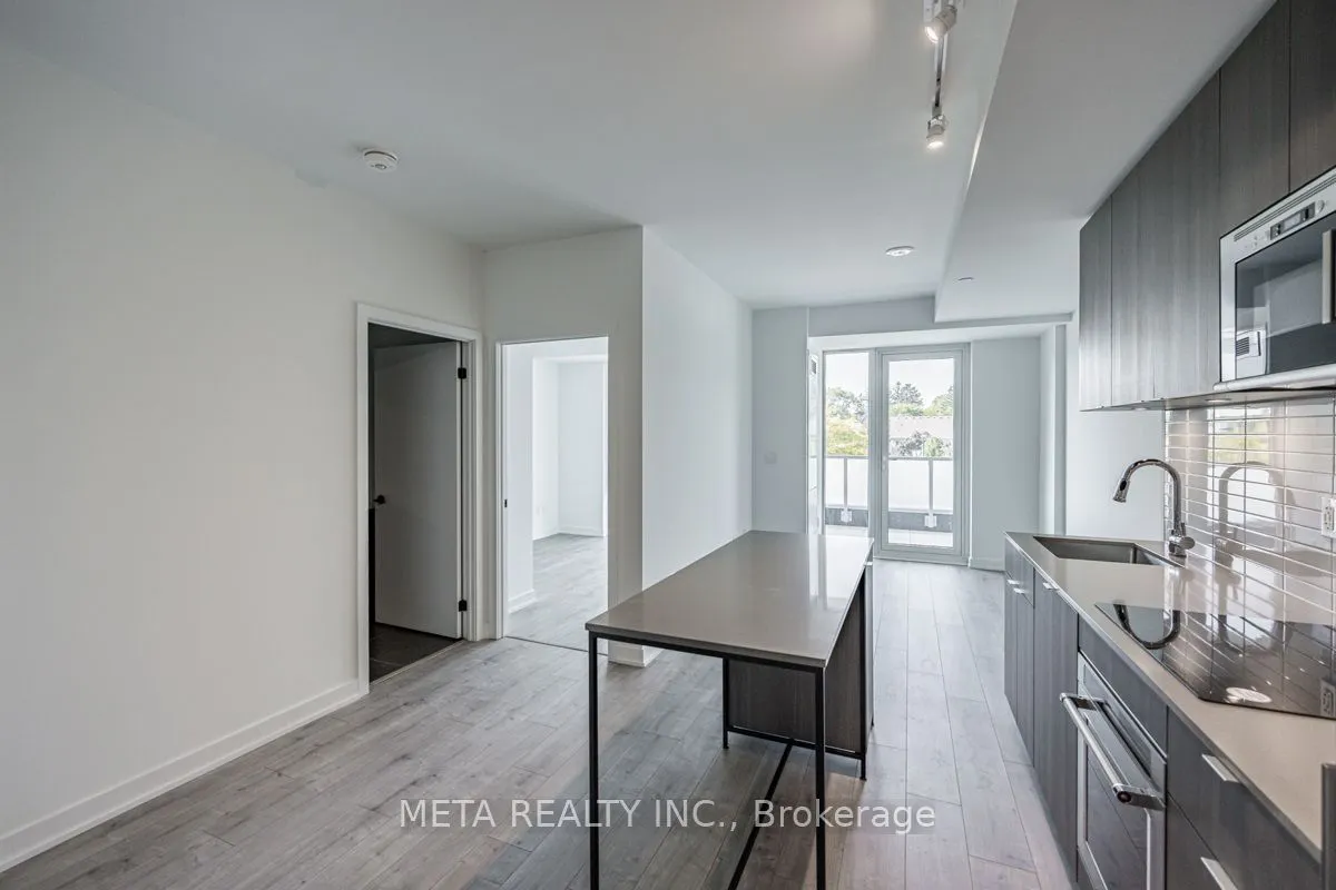 215 Lakeshore Road W, #208